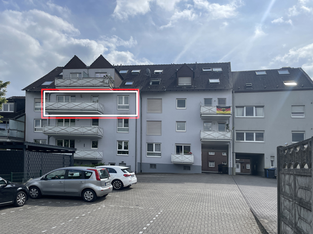 Rheinberg: Gepflegte 2 Zimmer Wohnung im 2. OG mit Balkon und Stellplatz