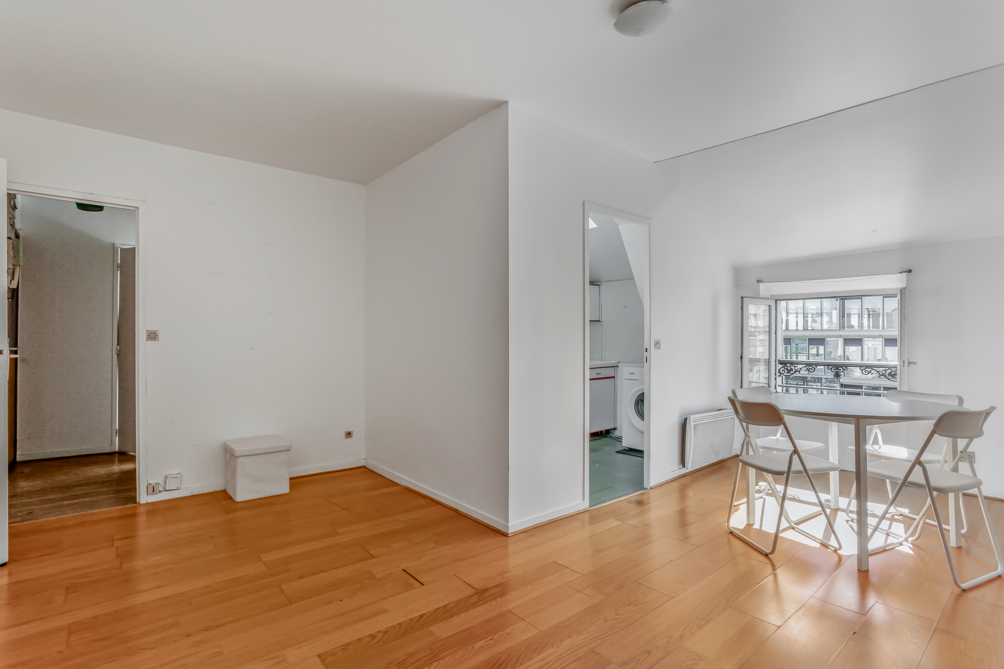 A top-floor one-bedroom apartment, a great opportunity in the 5th arrondissement