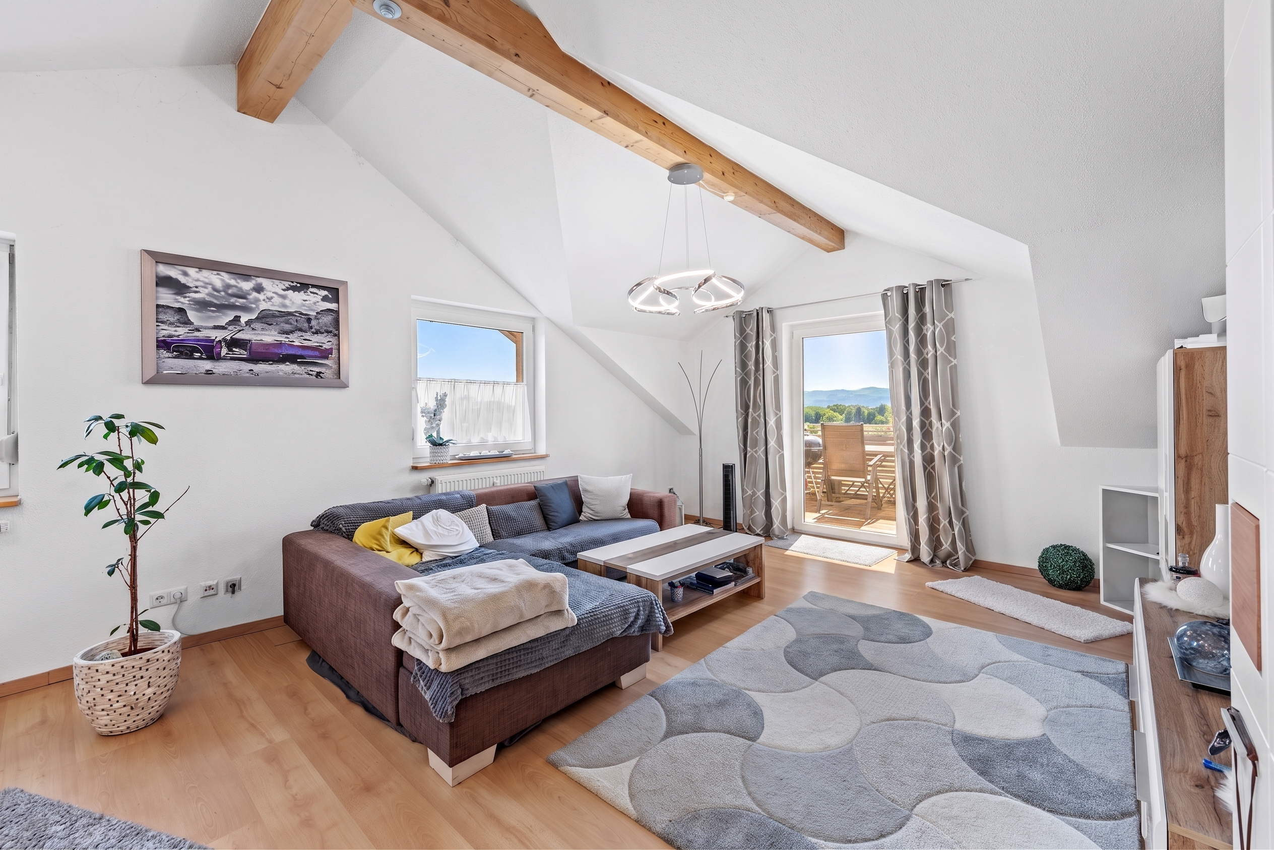 Gepflegte 2-Zimmer-DG-Wohnung mit Aussicht in beliebter Seegemeinde Kressbronn