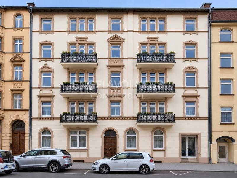 Denkmalgeschütztes Mehrfamilienhaus: Erstklassig sanierter Altbau in Wehlheiden