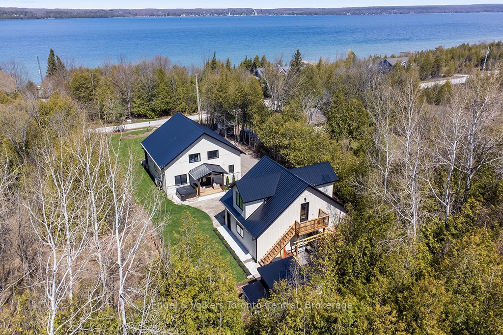 Stunning Custom-Built Residence Nestled In Georgian  Bluffs