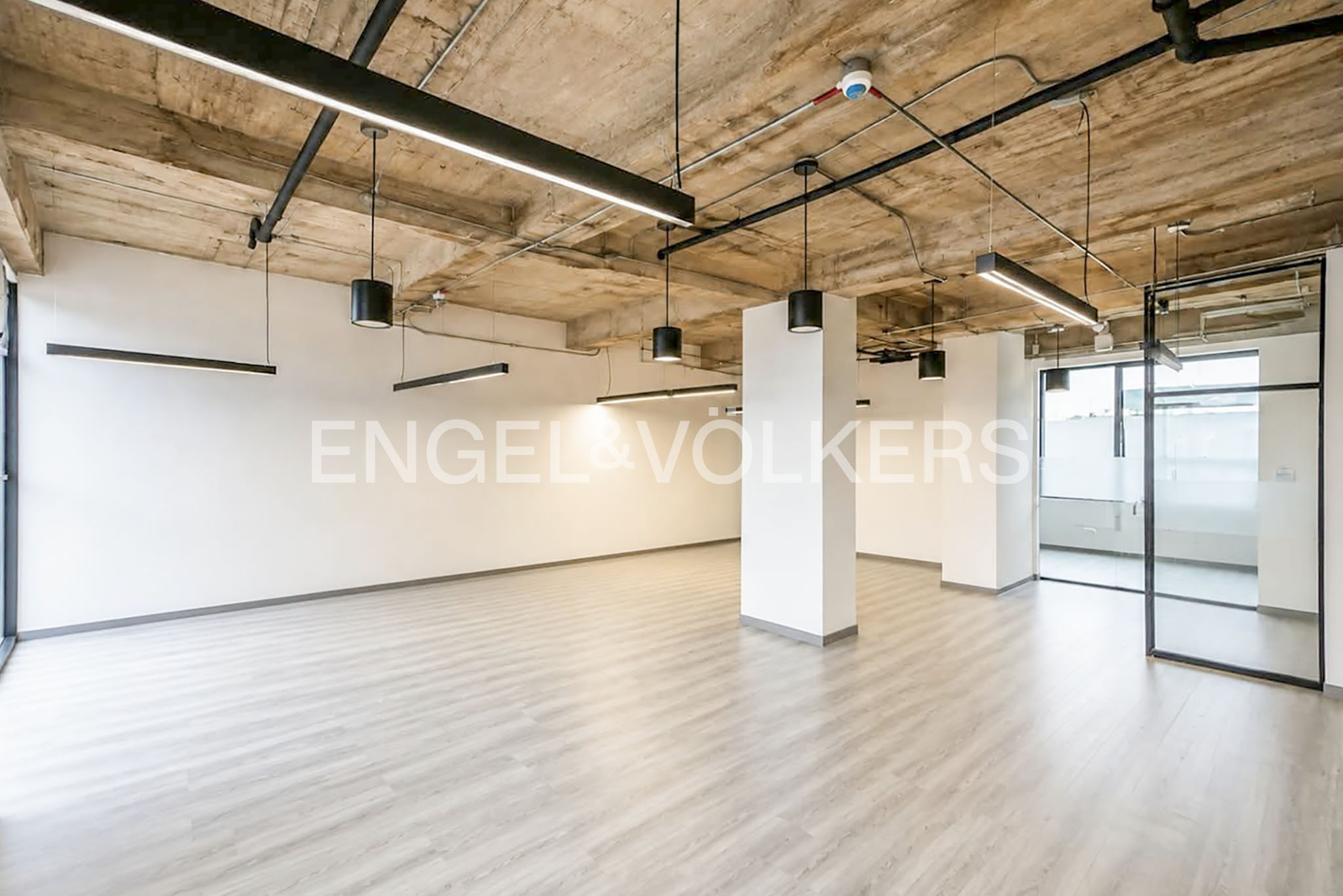 Venta Moderna Oficina Paralela 106 ; Edificio Inteligente con Certificado LEED