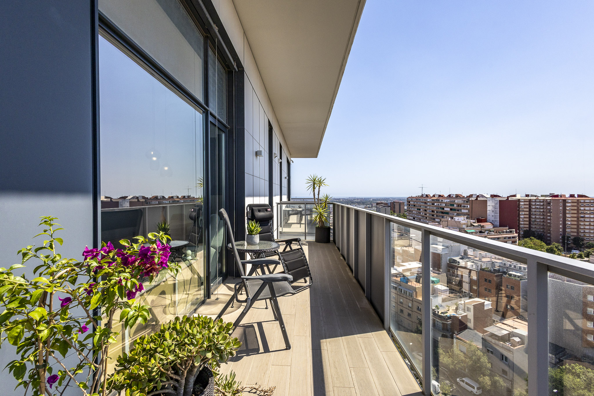 Exclusive 13th-floor penthouse with stunning panoramic views