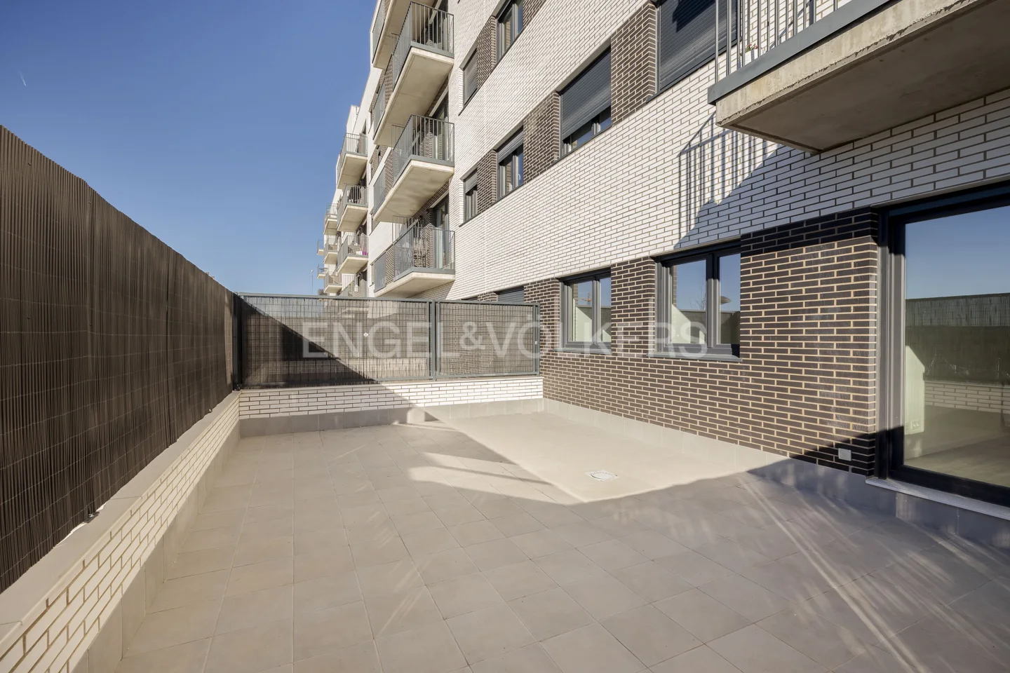 New construction 3-bedroom apartment with terrace in Valdemoro