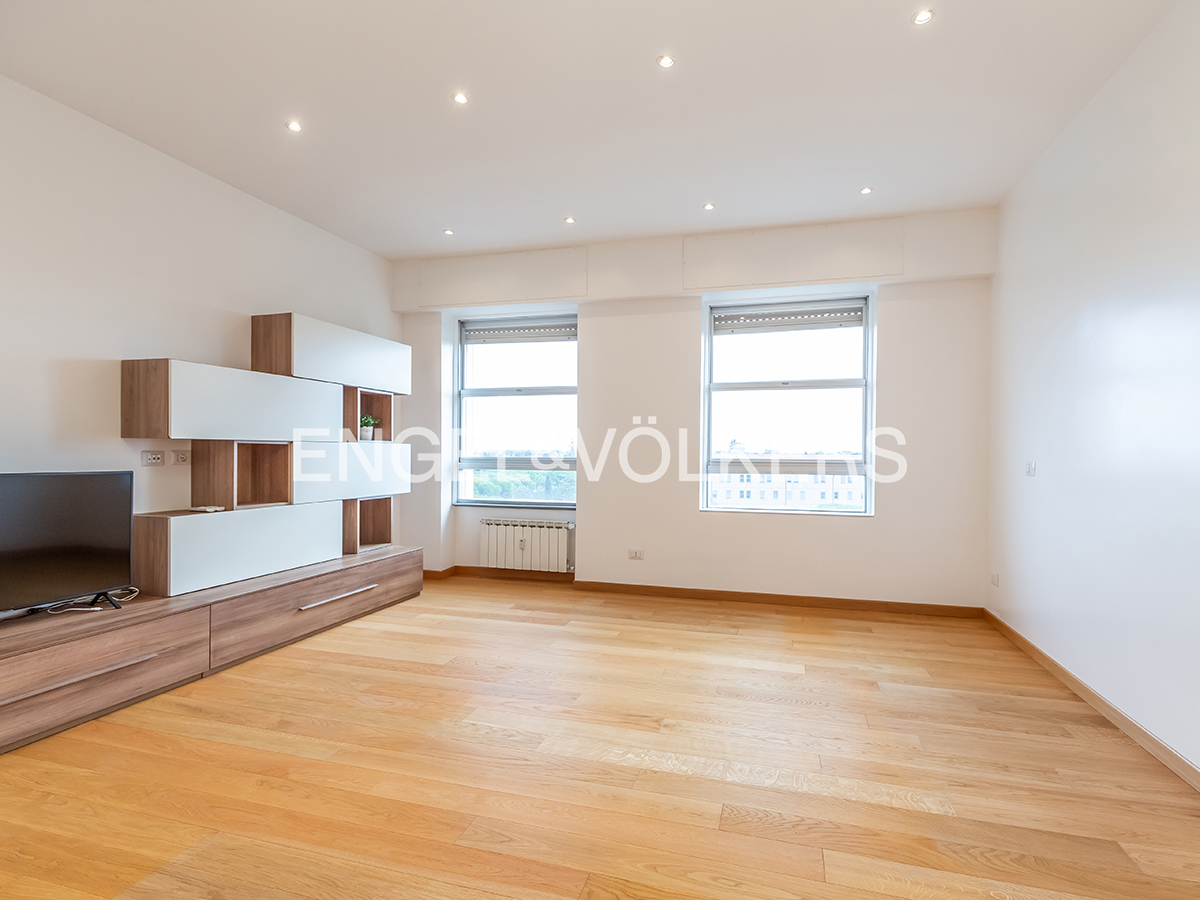 Living above the city: elegance and panoramic views on the 11th floor