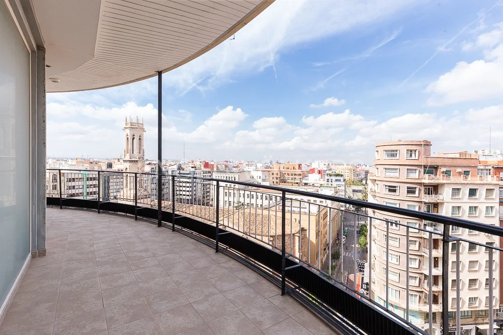 Flat with parking place and great views of "Plaza San Agustin"