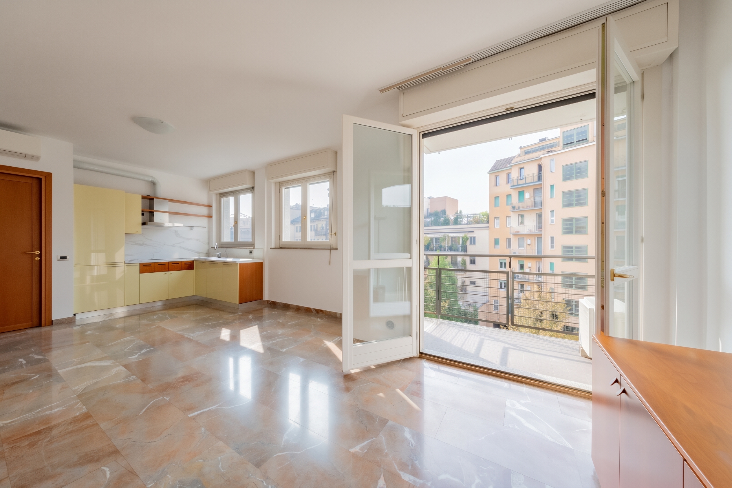 Quiet one-bedroom apartment with balcony on via Fauchè