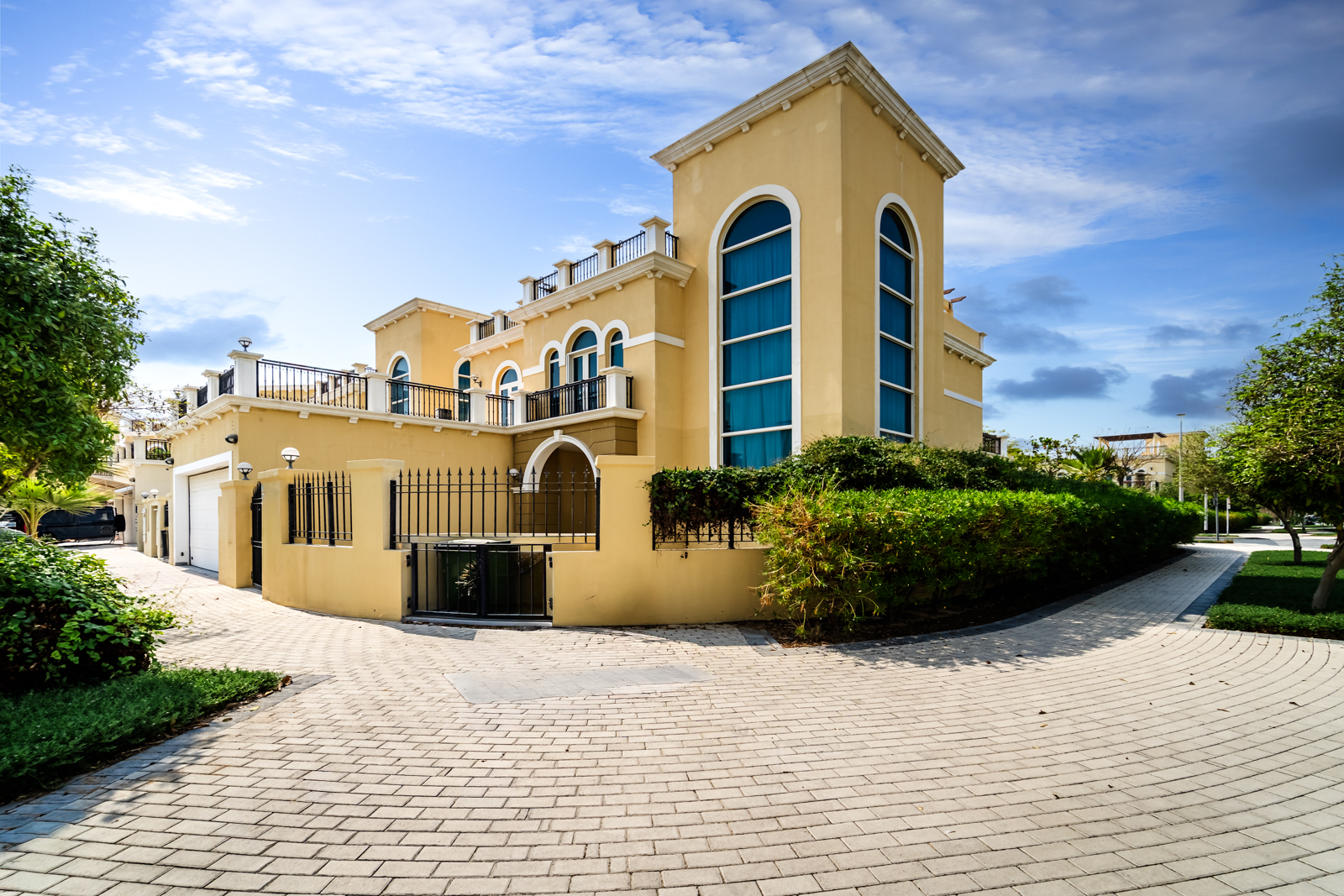 Corner Unit | Great Location | Vacant now