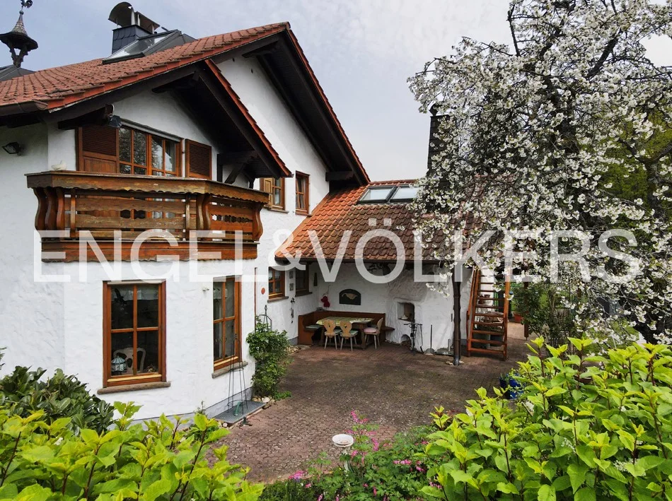 Bayerisches Lebensgefühl inmitten des Saarlands! Landhaus in idyllischer Waldrandlage von Ottweiler!