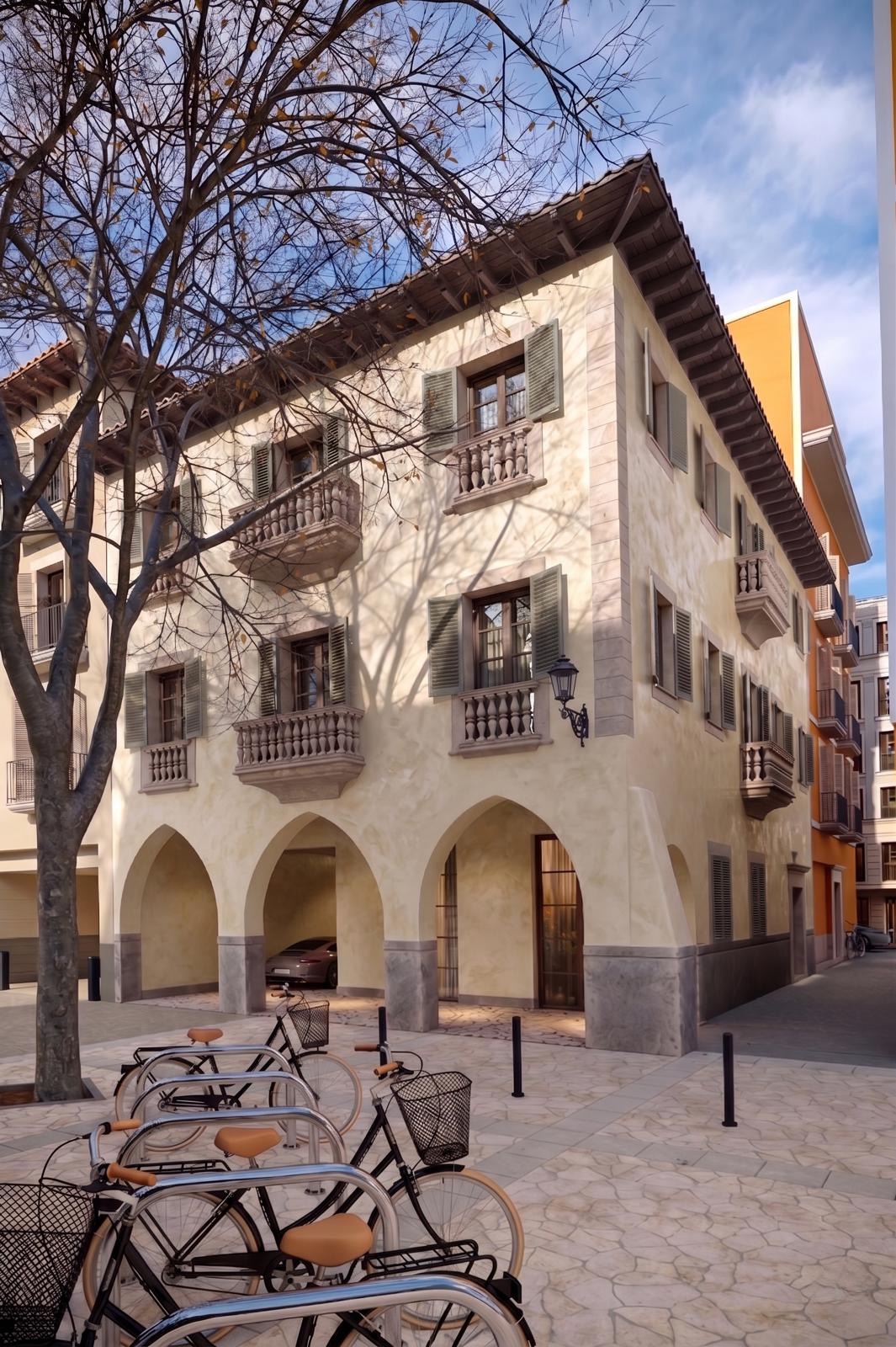 Excellent opportunity for an extraordinary listed historic mansion with a renovation permit