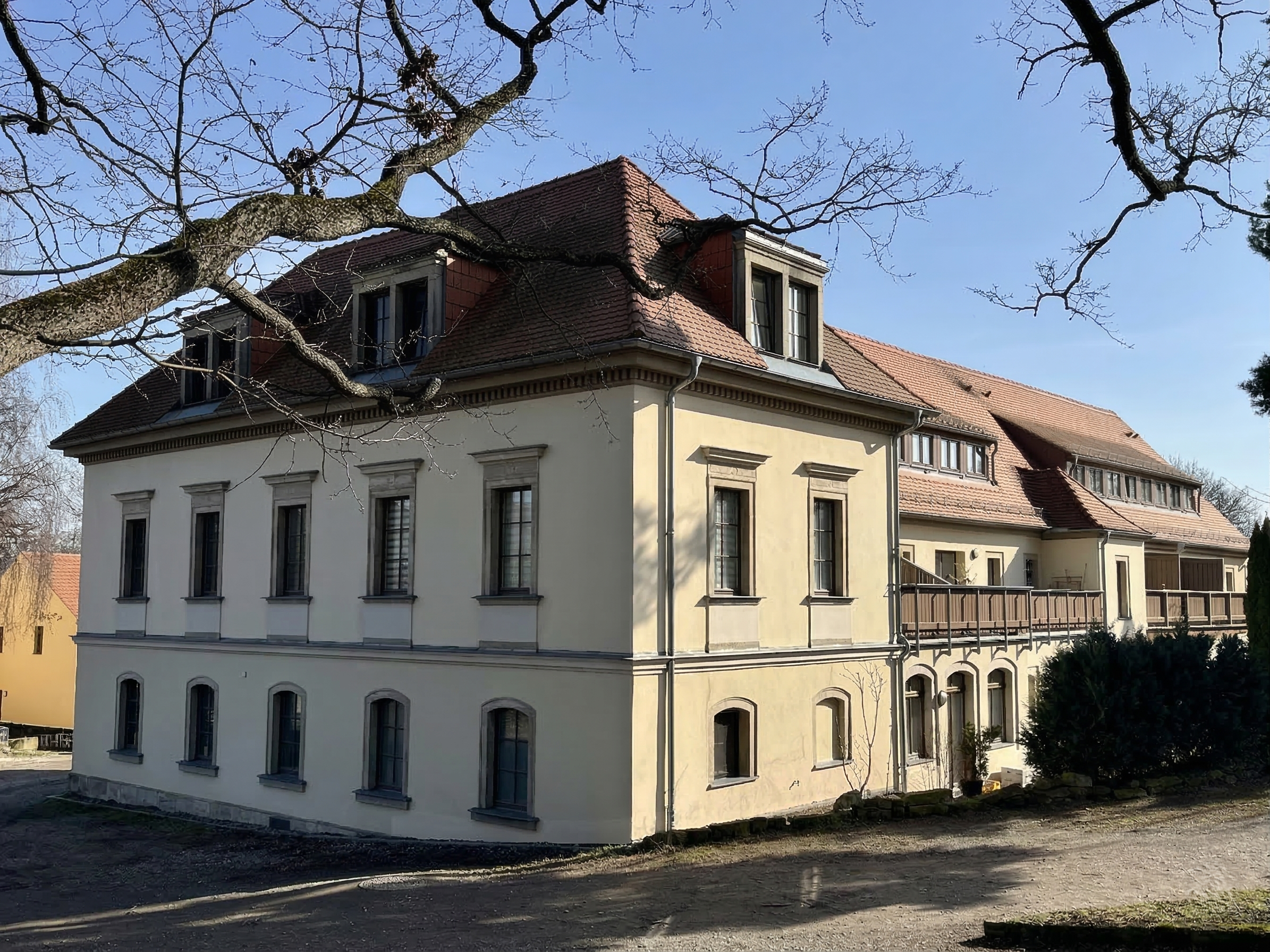Wohnen im Gutshof - Attraktive Eigentumswohnung vor den Toren Dresdens