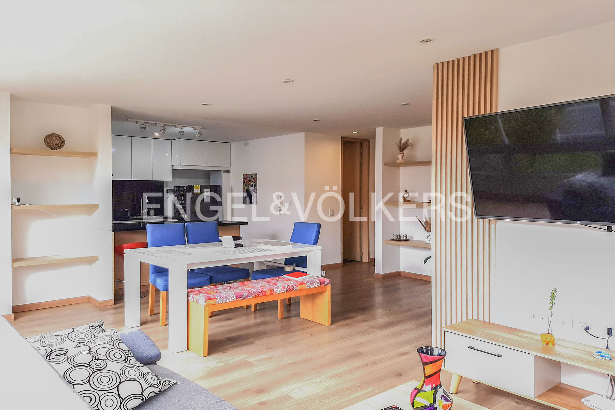 Apartamento con terraza para arriendo en La Calleja