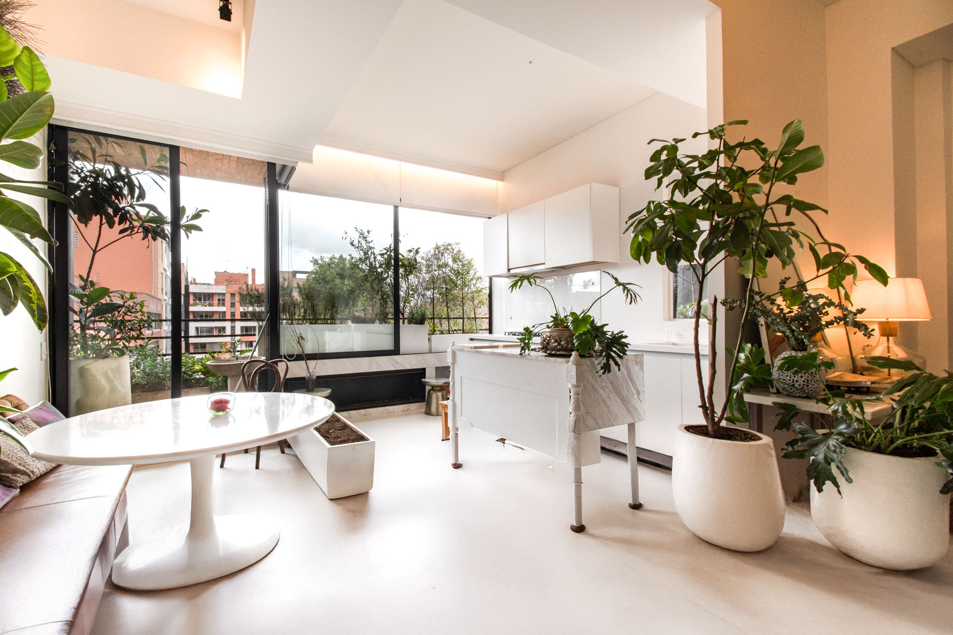 Moderno apartamento con balcón para venta en El Virrey