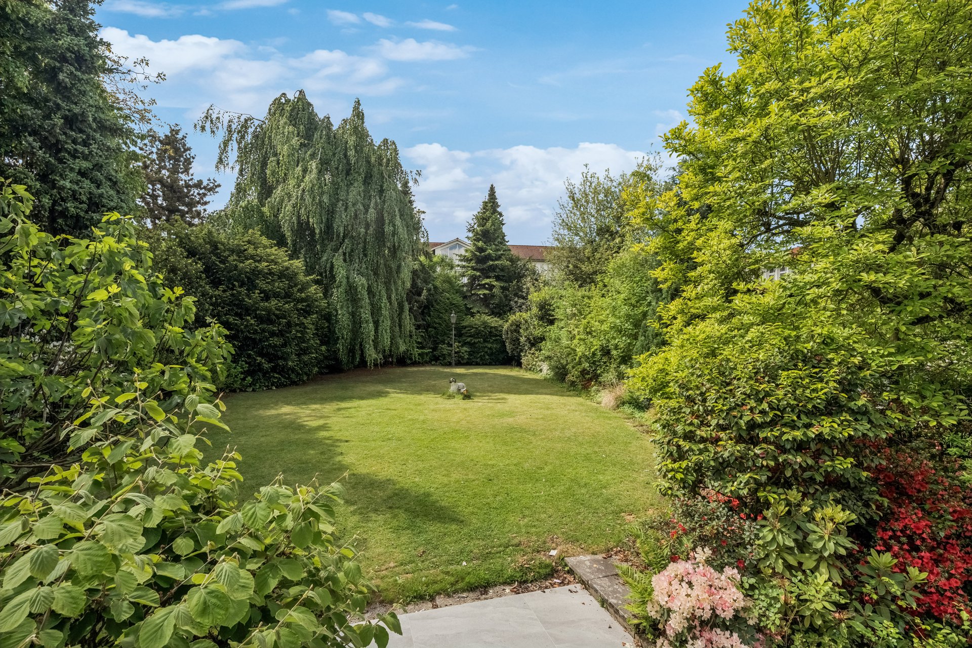 Exklusives Wohnen auf zwei Ebenen – sanierte Garten-Maisonette mit Weitblick