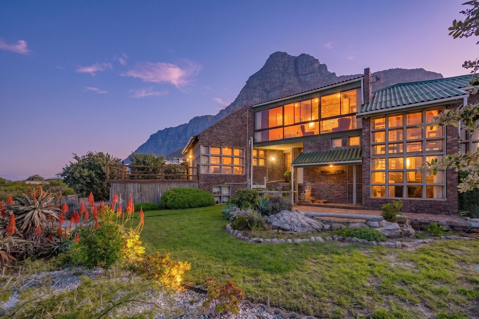 Low Maintenance Facebrick Home, with Separate Flatlet