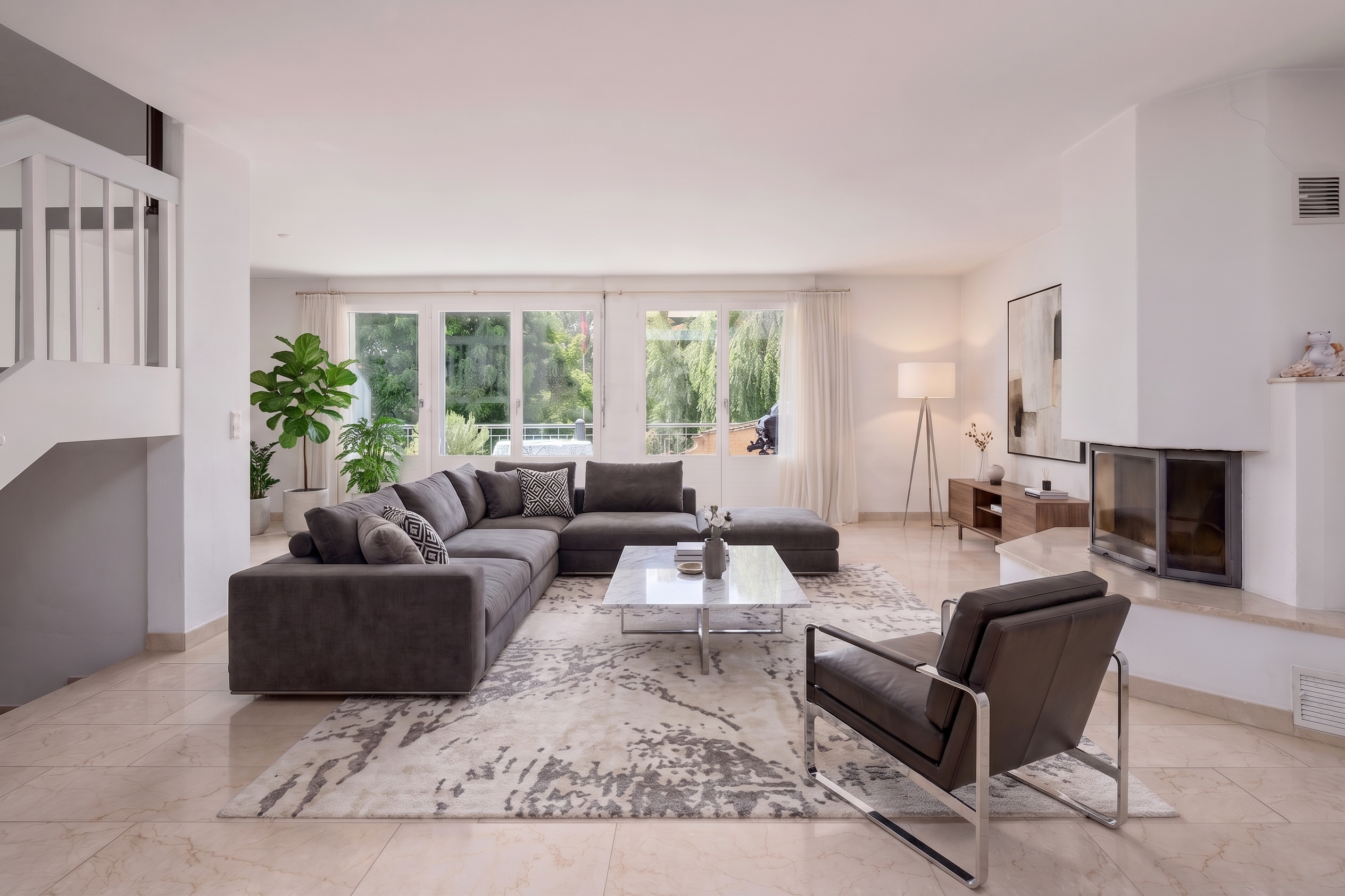 Living with a house feel in a green setting