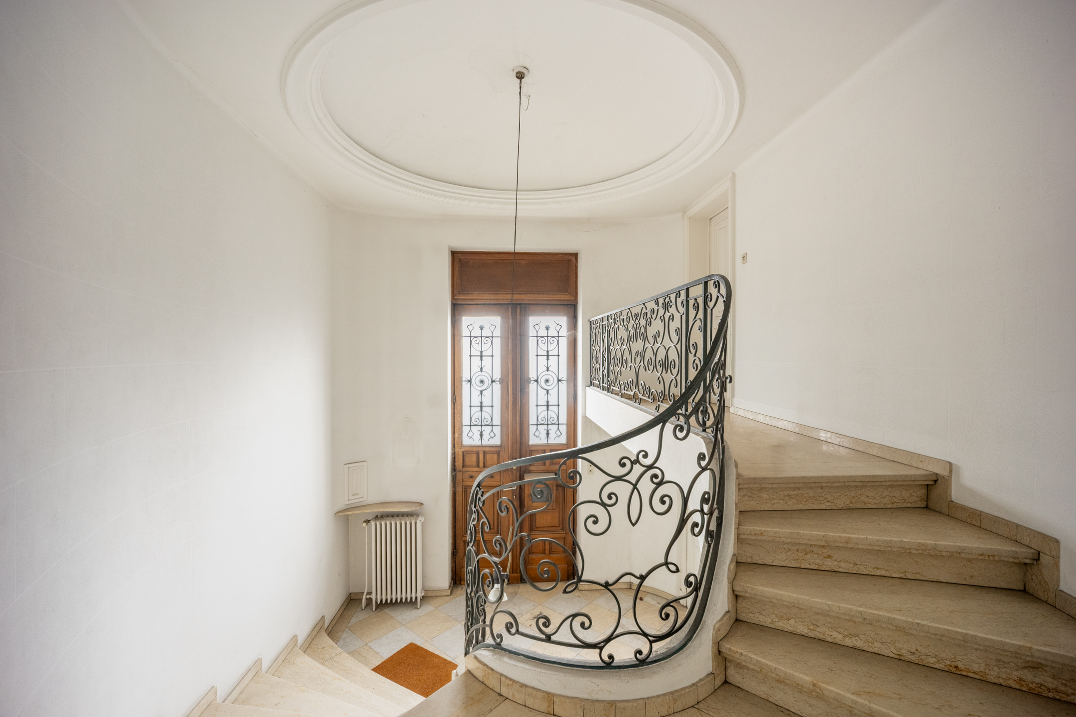 Magnificent mansion on Quai de Rome