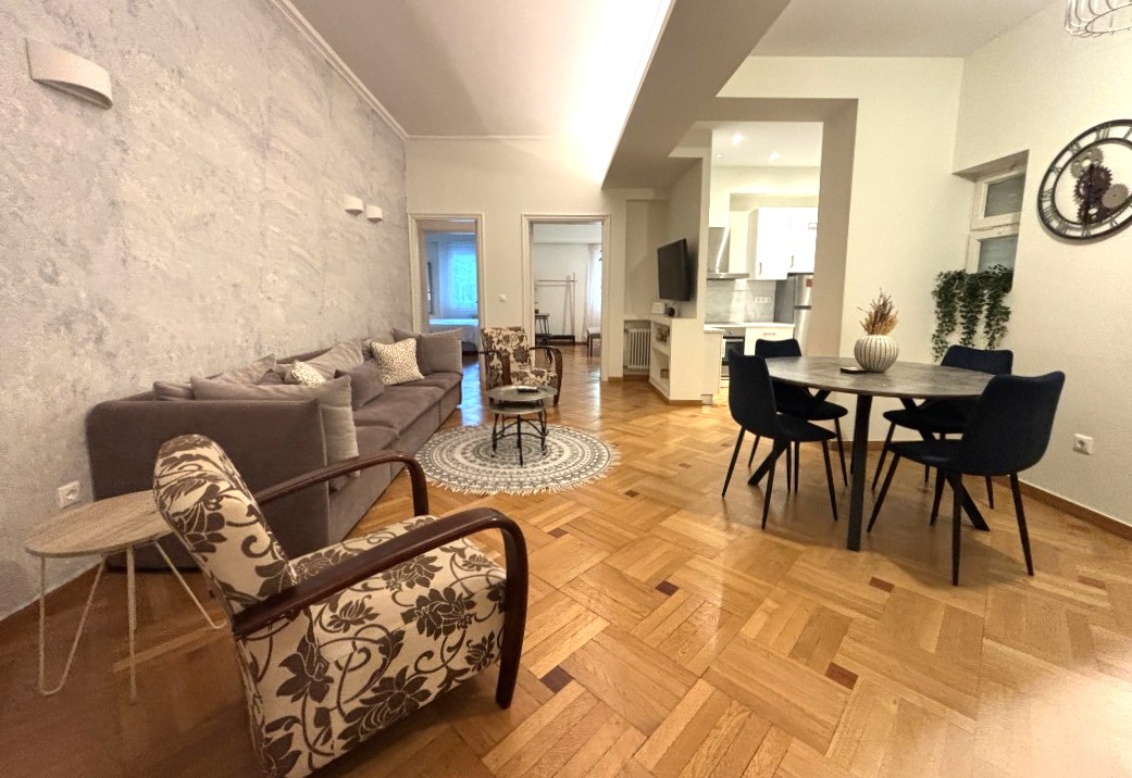 Fully furnished and equipped 3 - bedroom apt in Kolonaki