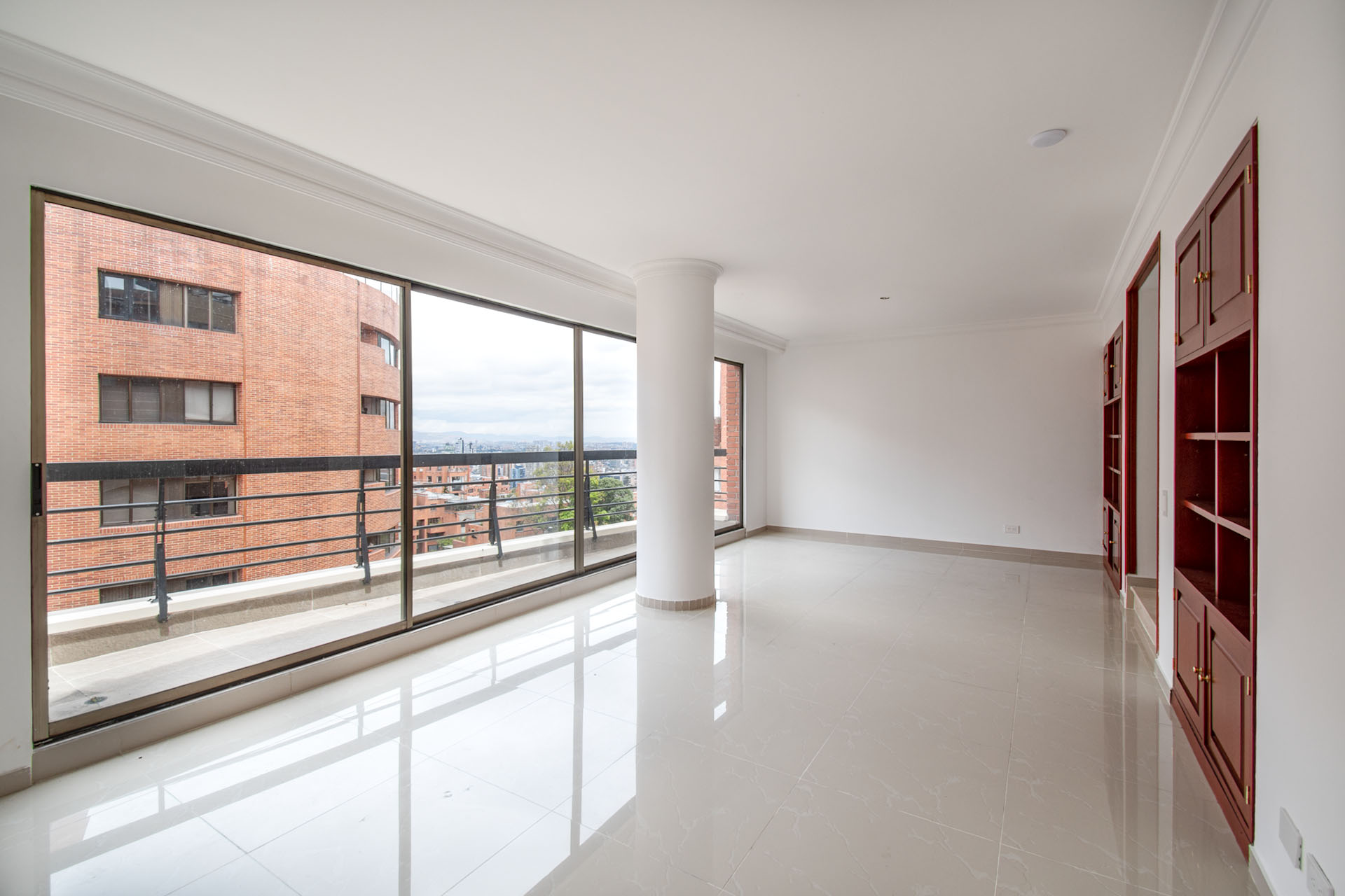 Iluminado apartamento para la venta en Rosales