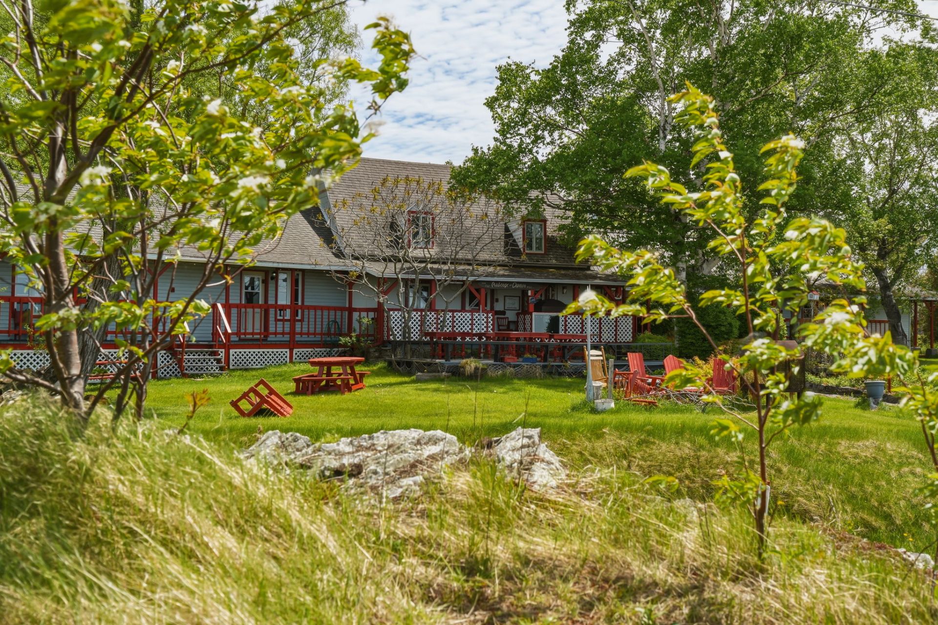 Unique Investment: 11-Suite Estate in Île aux Grues