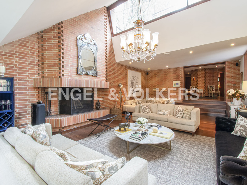 Espectacular casa de Rogelio Salmona en venta en Rosales