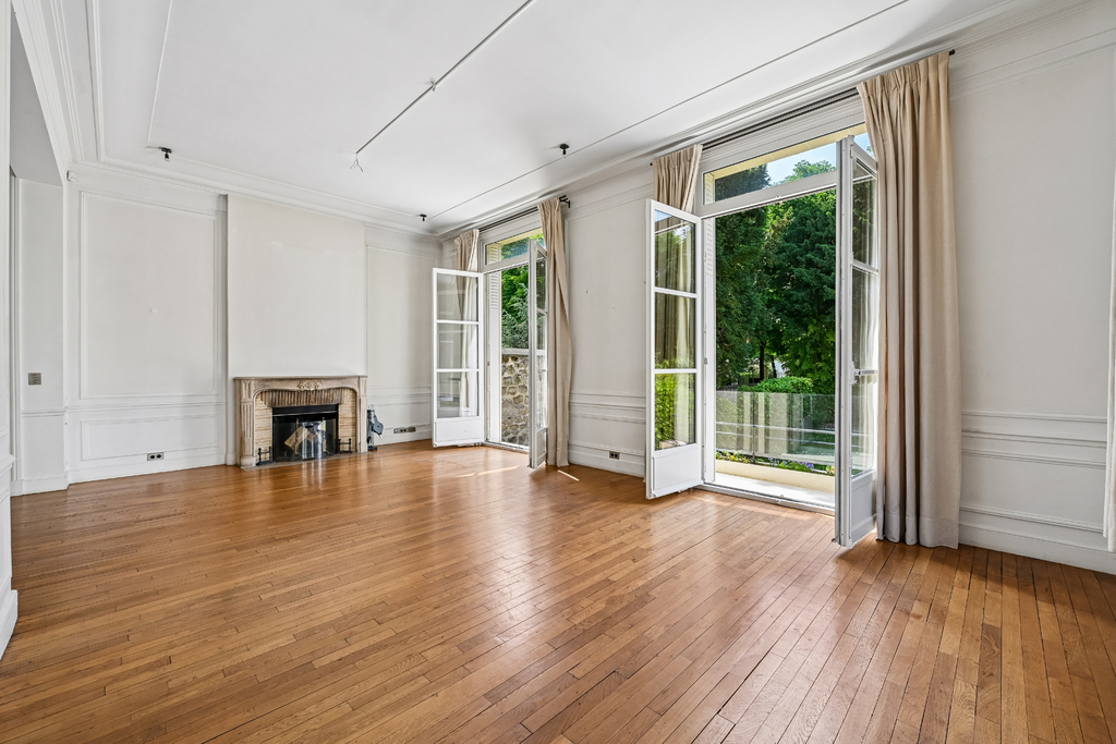 Hôtel particulier avec jardin, terrasse et espace bien-être - Neuilly-sur-Seine Saussaye/Perronet