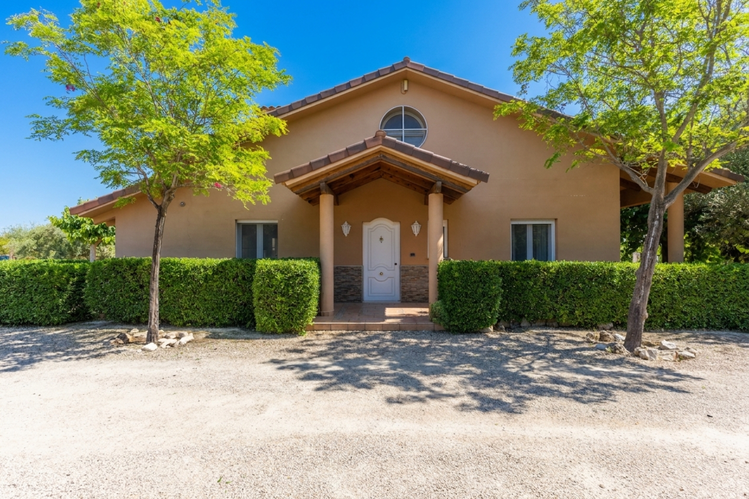 Exclusive equestrian estate in a privileged natural setting