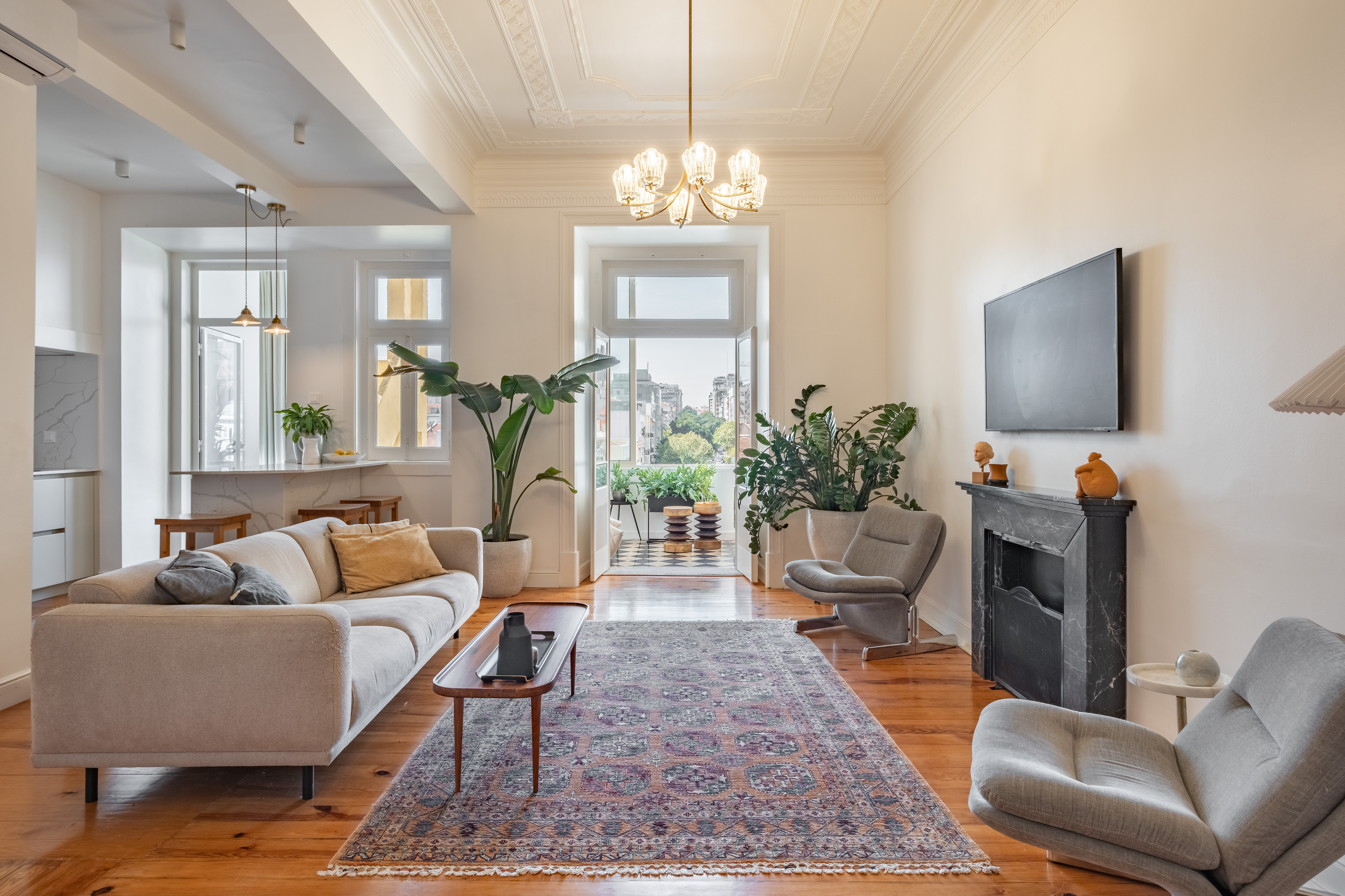 Charming Art Deco 2-bed in Santo António