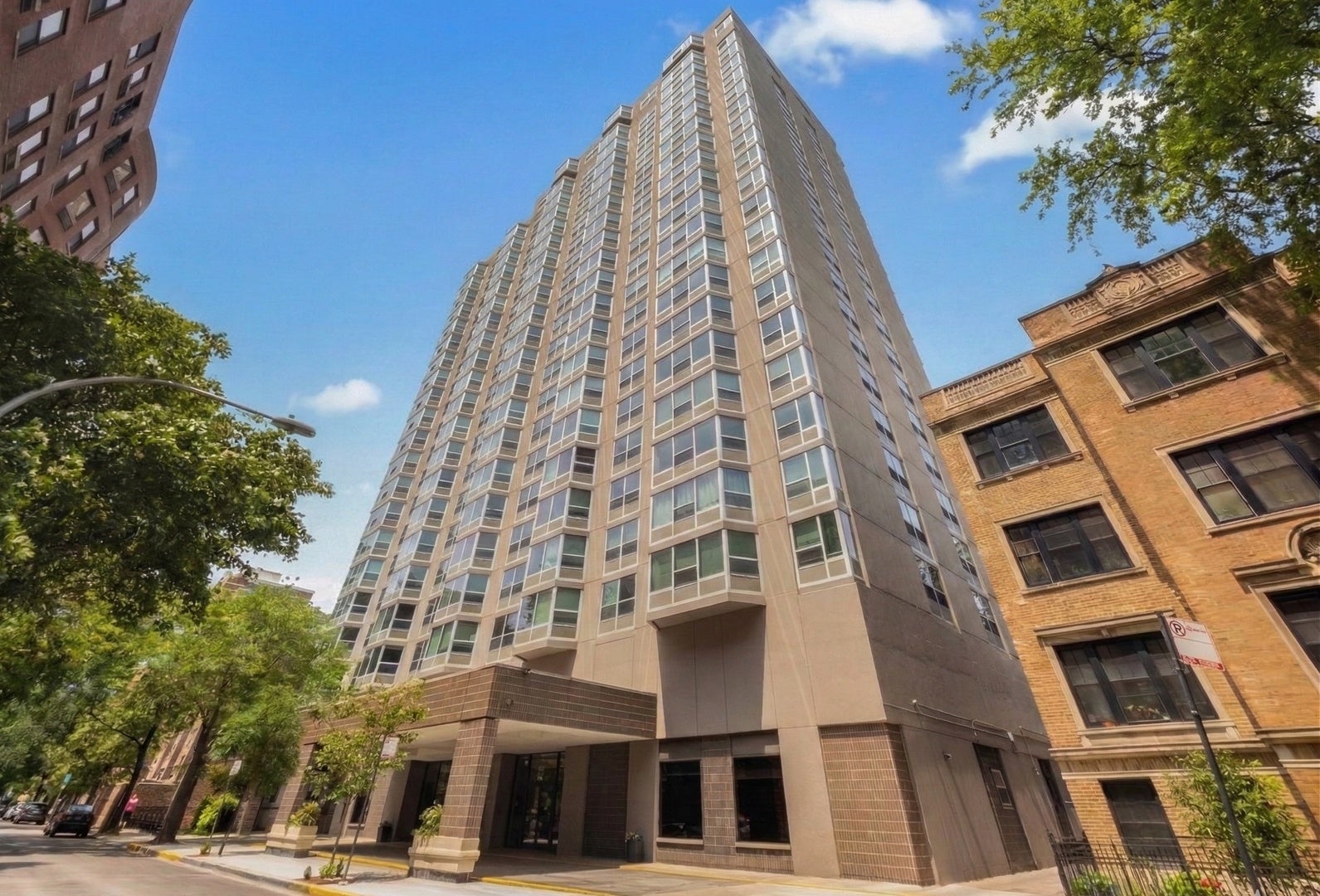 Bright South-facing Condo in Buena Park