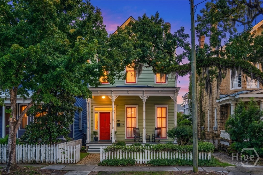 Discover This 1893 Victorian Beauty in the Starland District