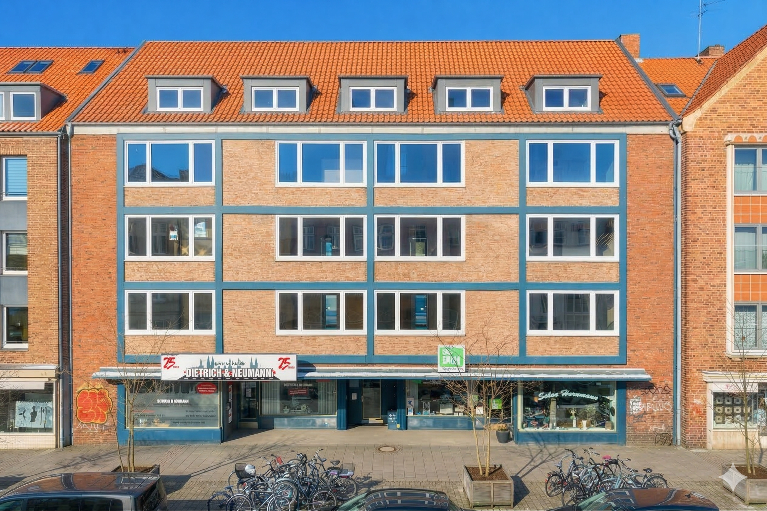 Frei lieferbares Wohn- und Geschäftshaus in der Altstadt
