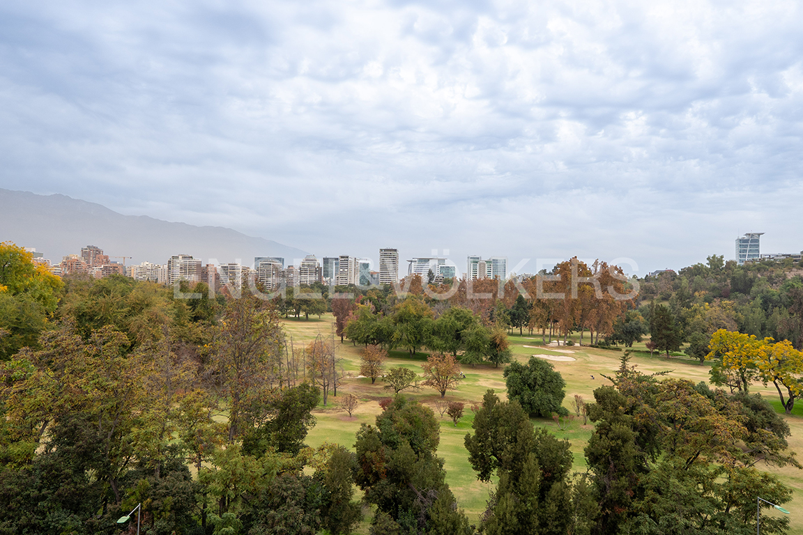 Gran departamento con vista al Club de Golf