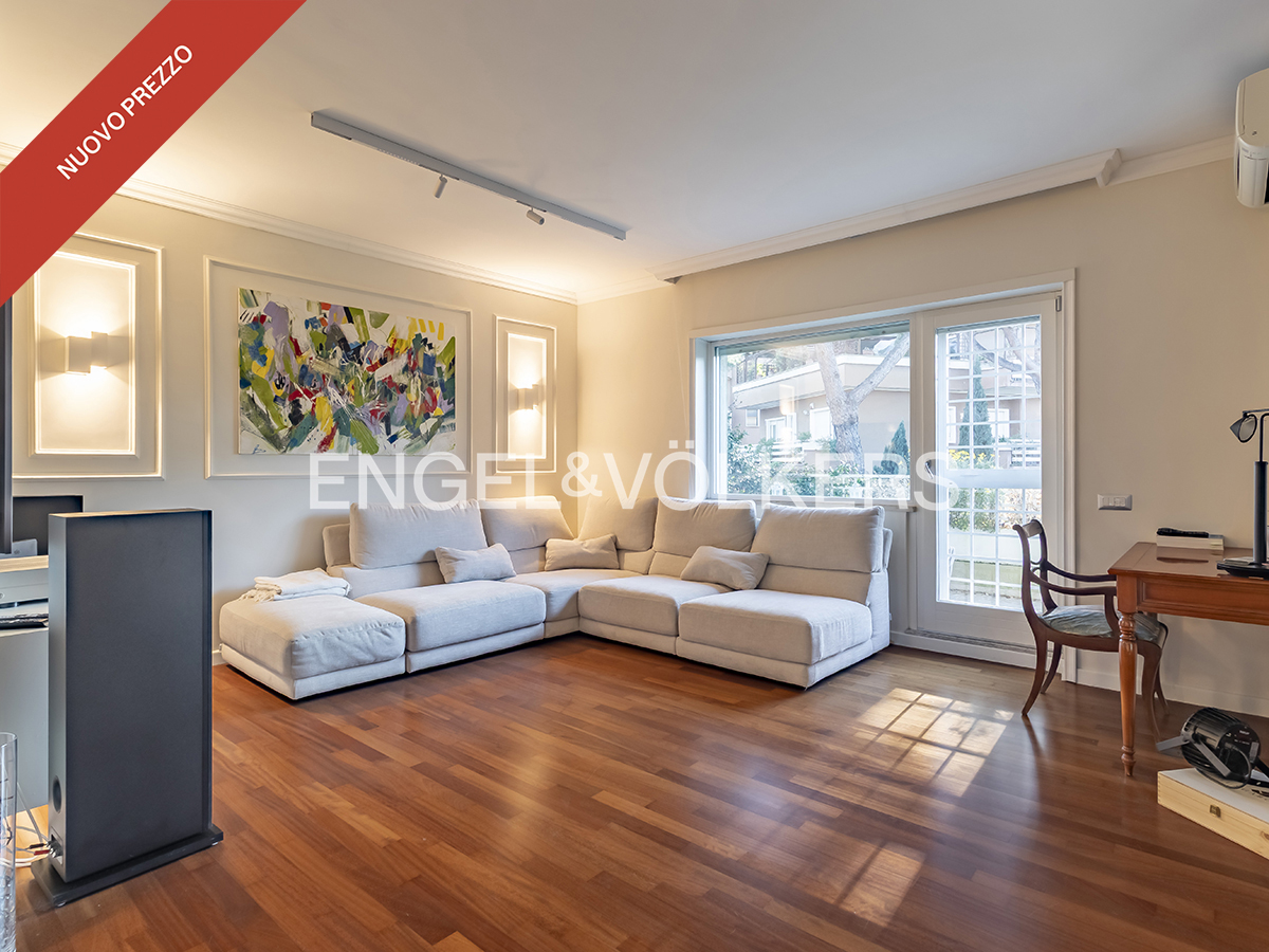 Renovated elegant penthouse on Cortina d'Ampezzo Avenue