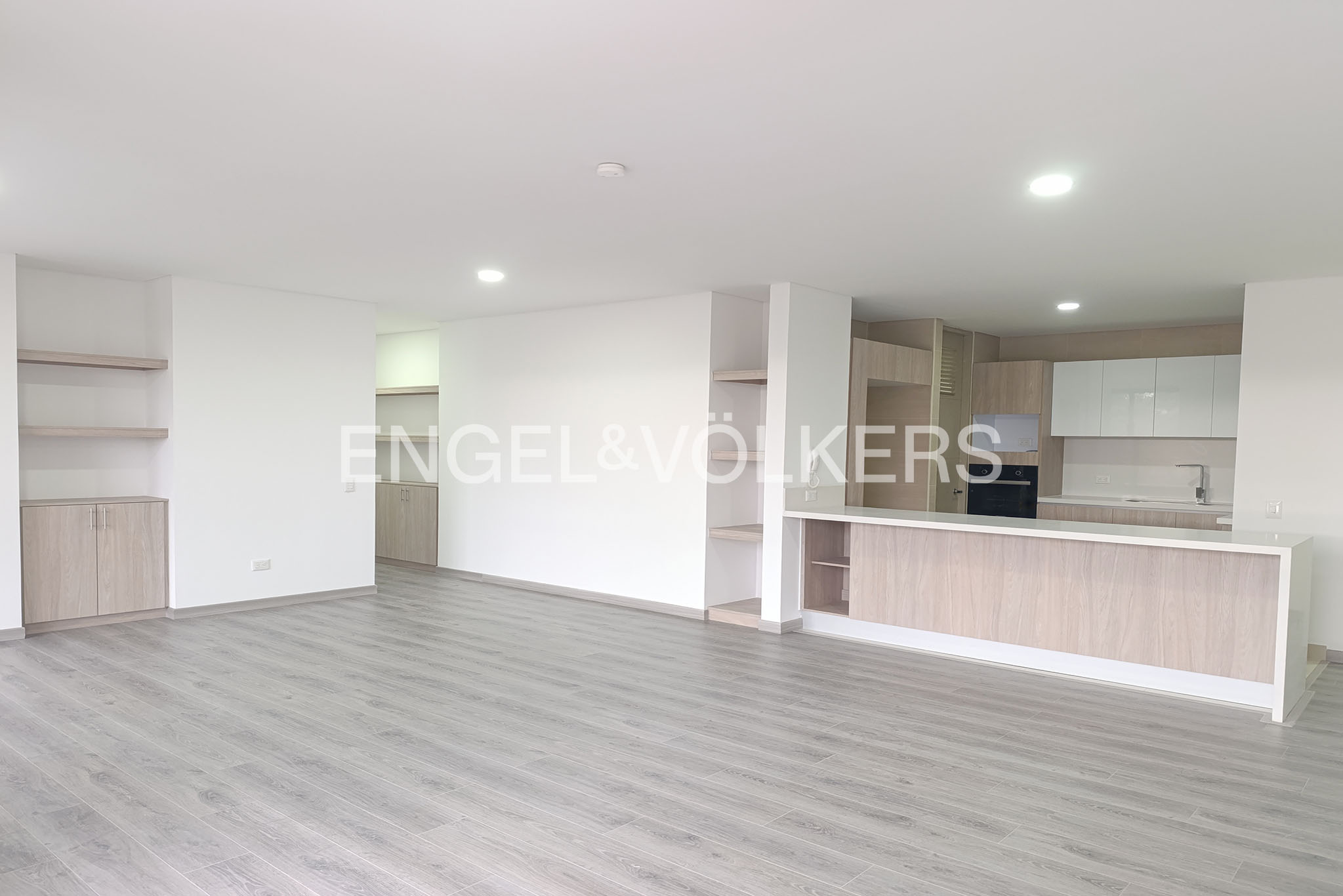 Apartamento para estrenar con clubhouse para arriendo en Baviera