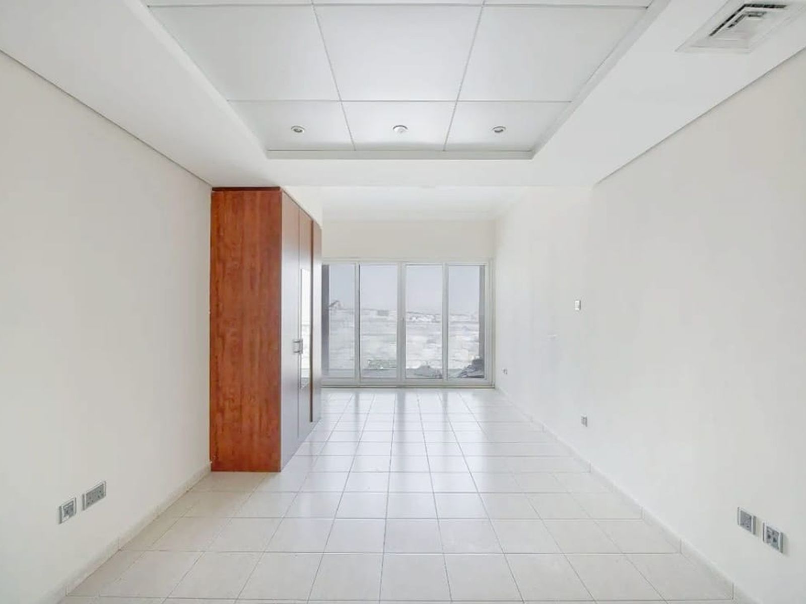 Close to Metro | Vacant | Unfurnished