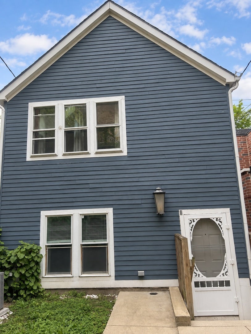 Coach House in the Heart of Bucktown