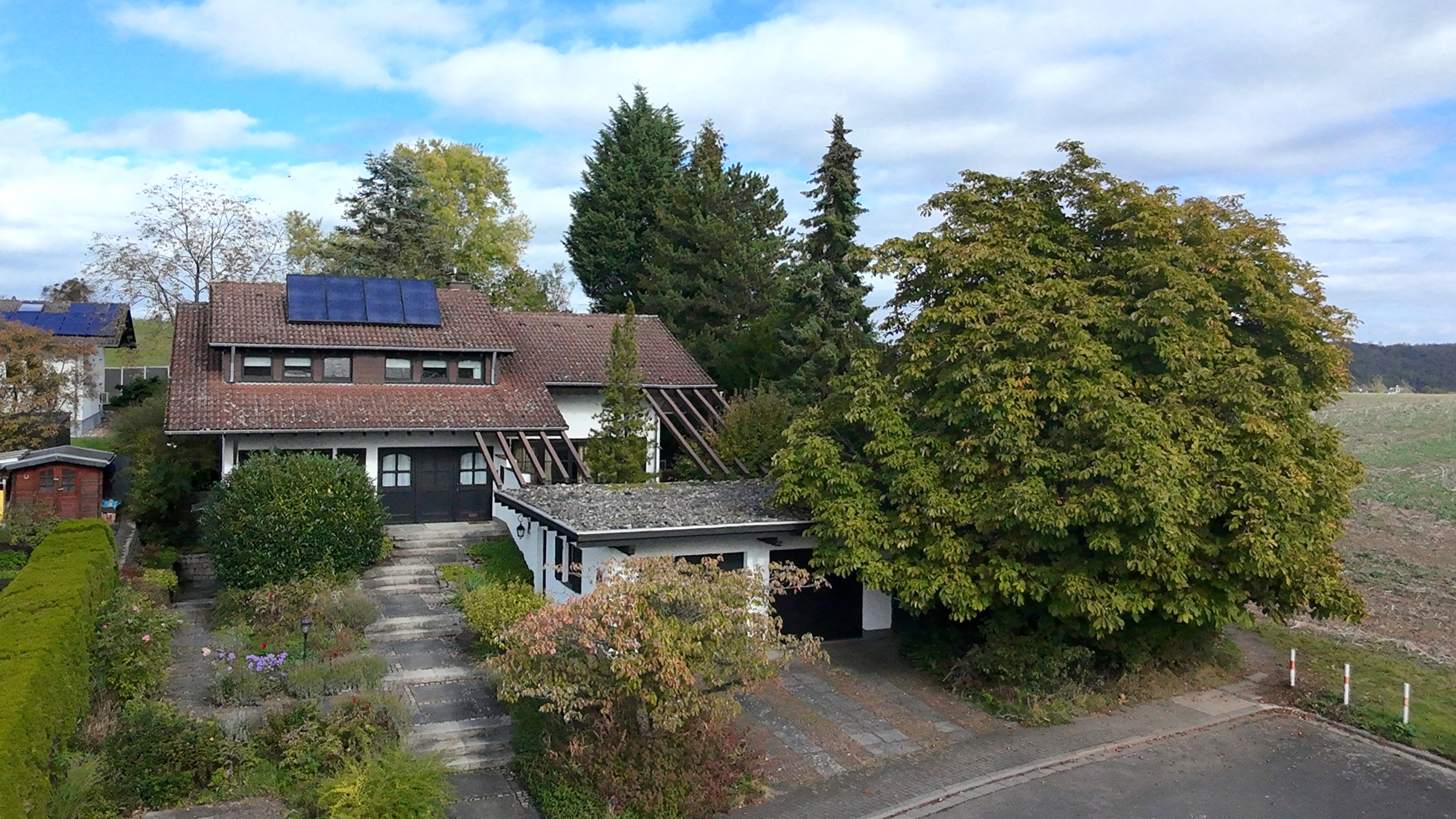 Seltene Gelegenheit: Einfamilienhaus mit großem Grundstück zur Miete