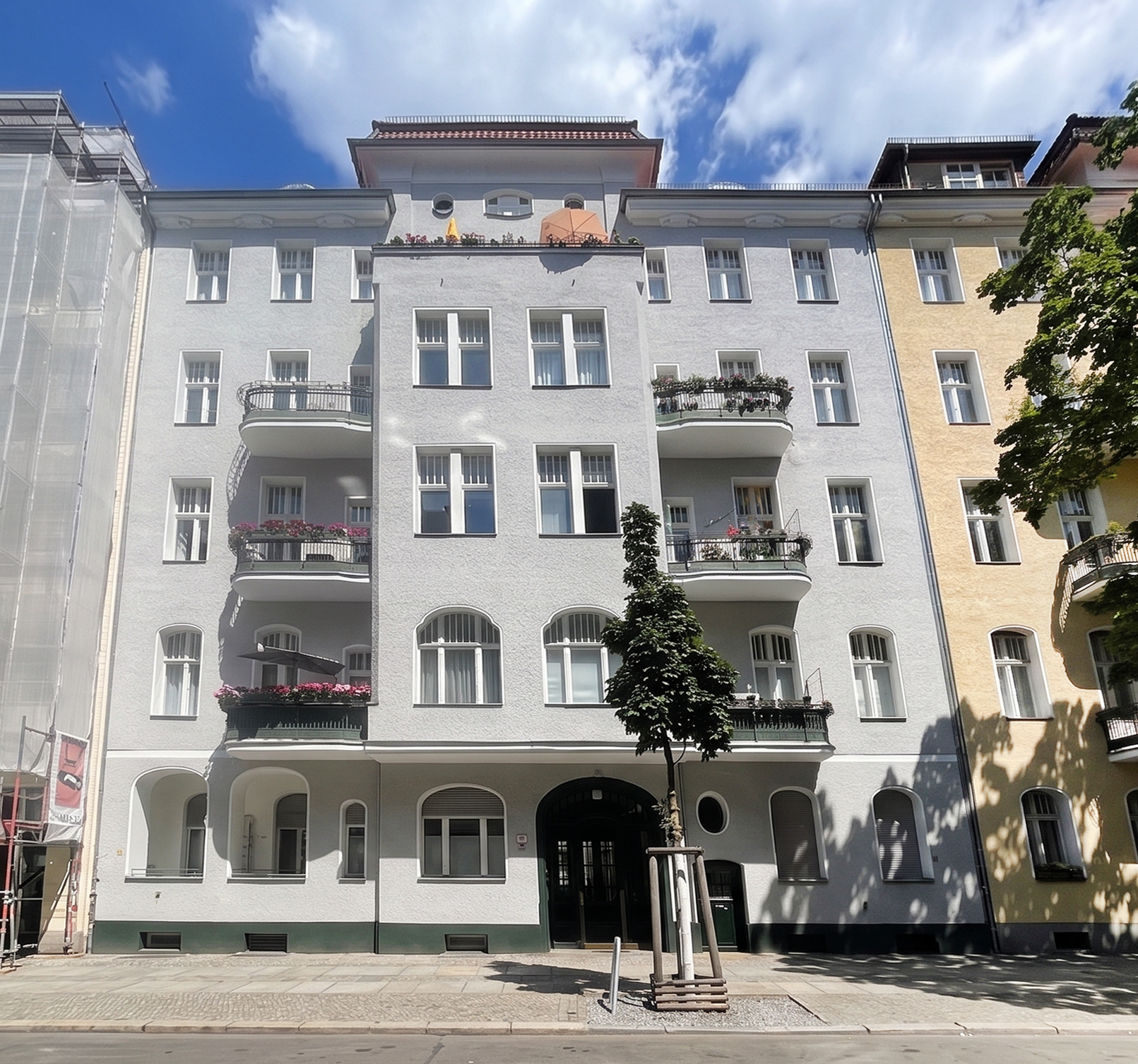 Erstbezug im sanierten Stuckaltbau nahe des Savignyplatzes
