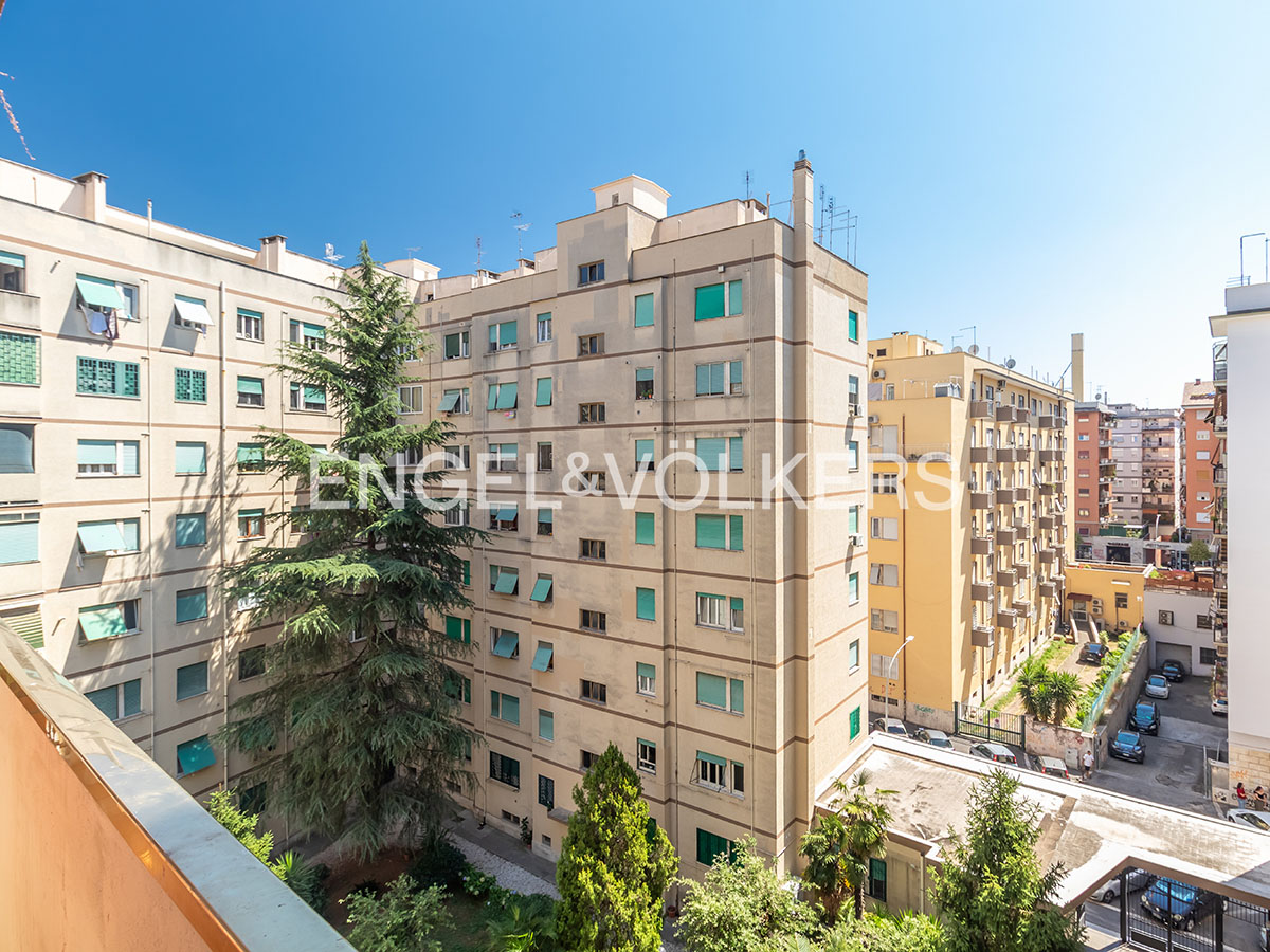 Four-room apartment with cellar on Caio Sulpicio Street