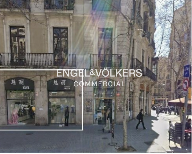 Local en Ronda Sant Pere con licencia de restauración en venta en rentabilidad