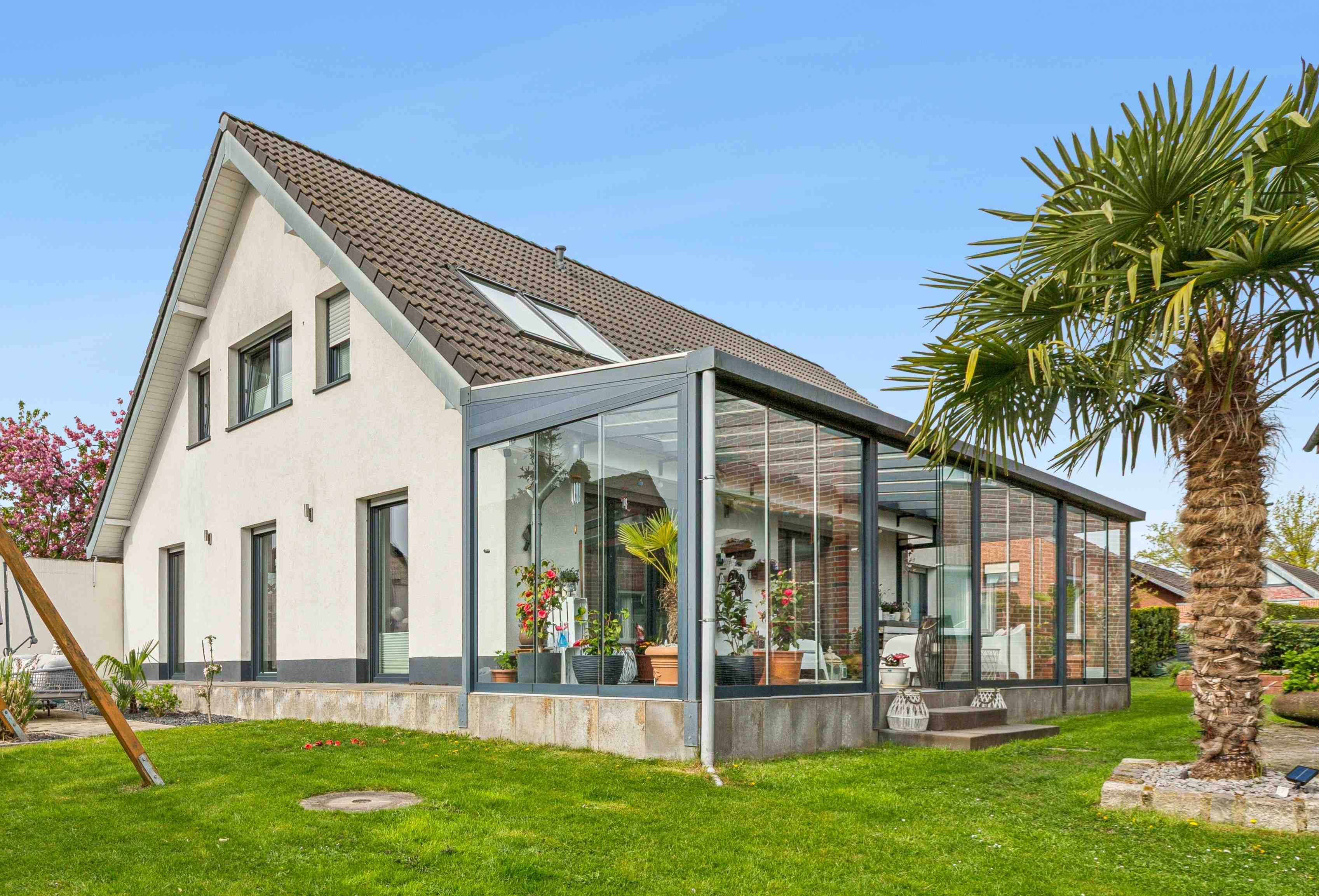 Familienglück in Lank-Latum - Modernes Einfamilienhaus 
mit Garten in verkehrsberuhigter Lage