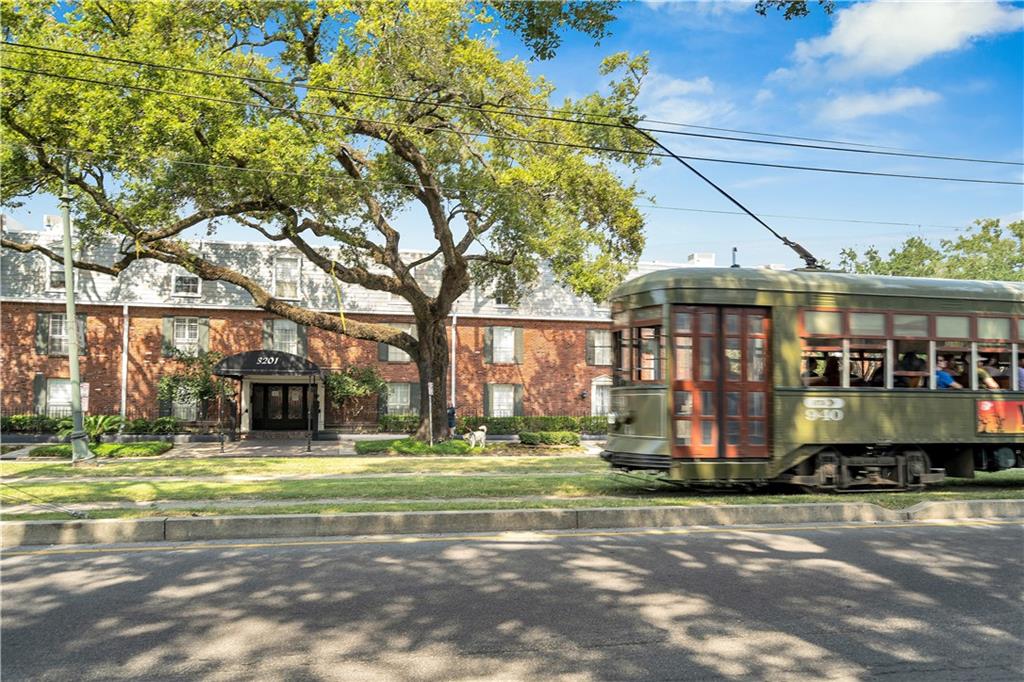 Condo Living on the Avenue w/ In-Unit Washer & Dryer