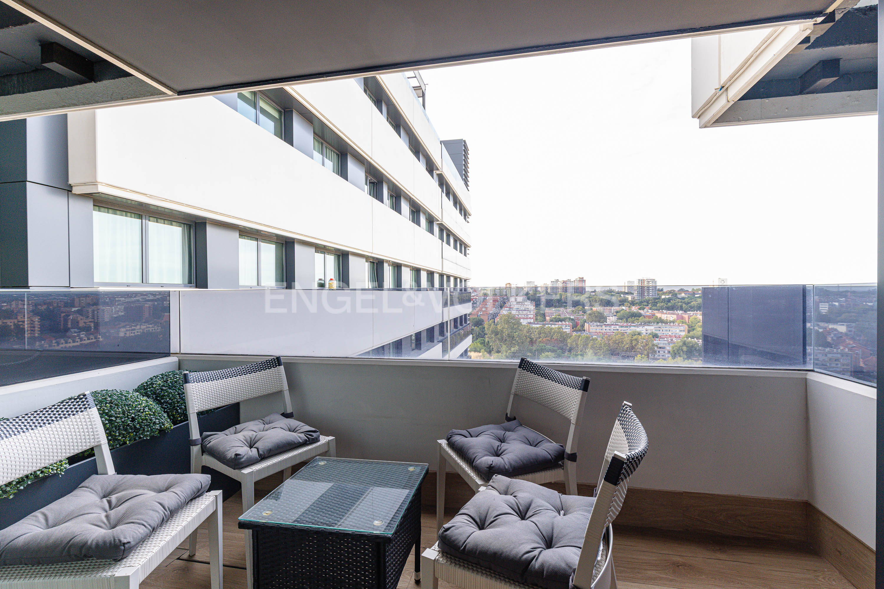 Stunning luxury apartment in the Skyline building