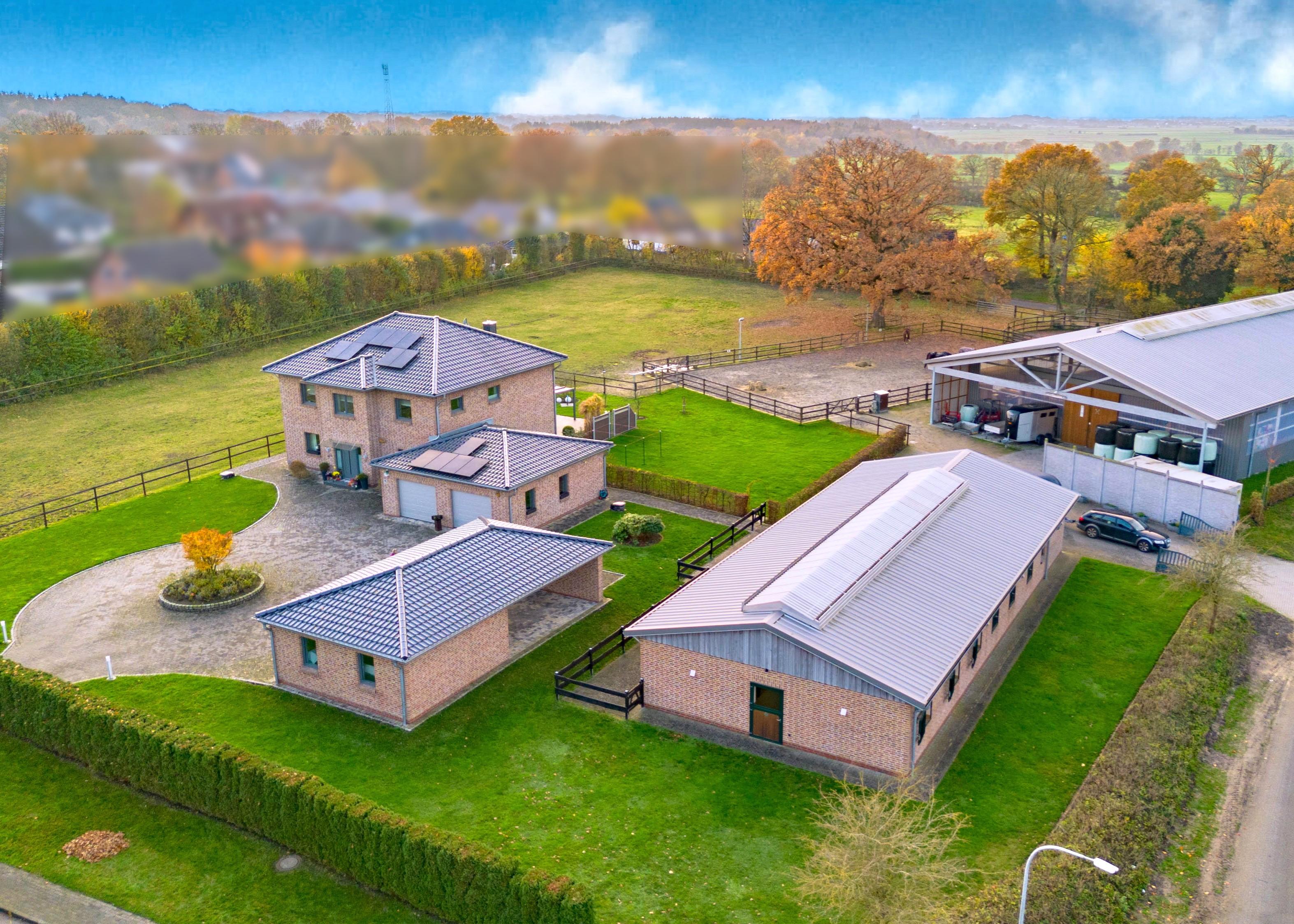Zuhause für Pferd und Reiter                            Reiterhof | Reithalle | Reitplatz | Stallung | Round-Pen