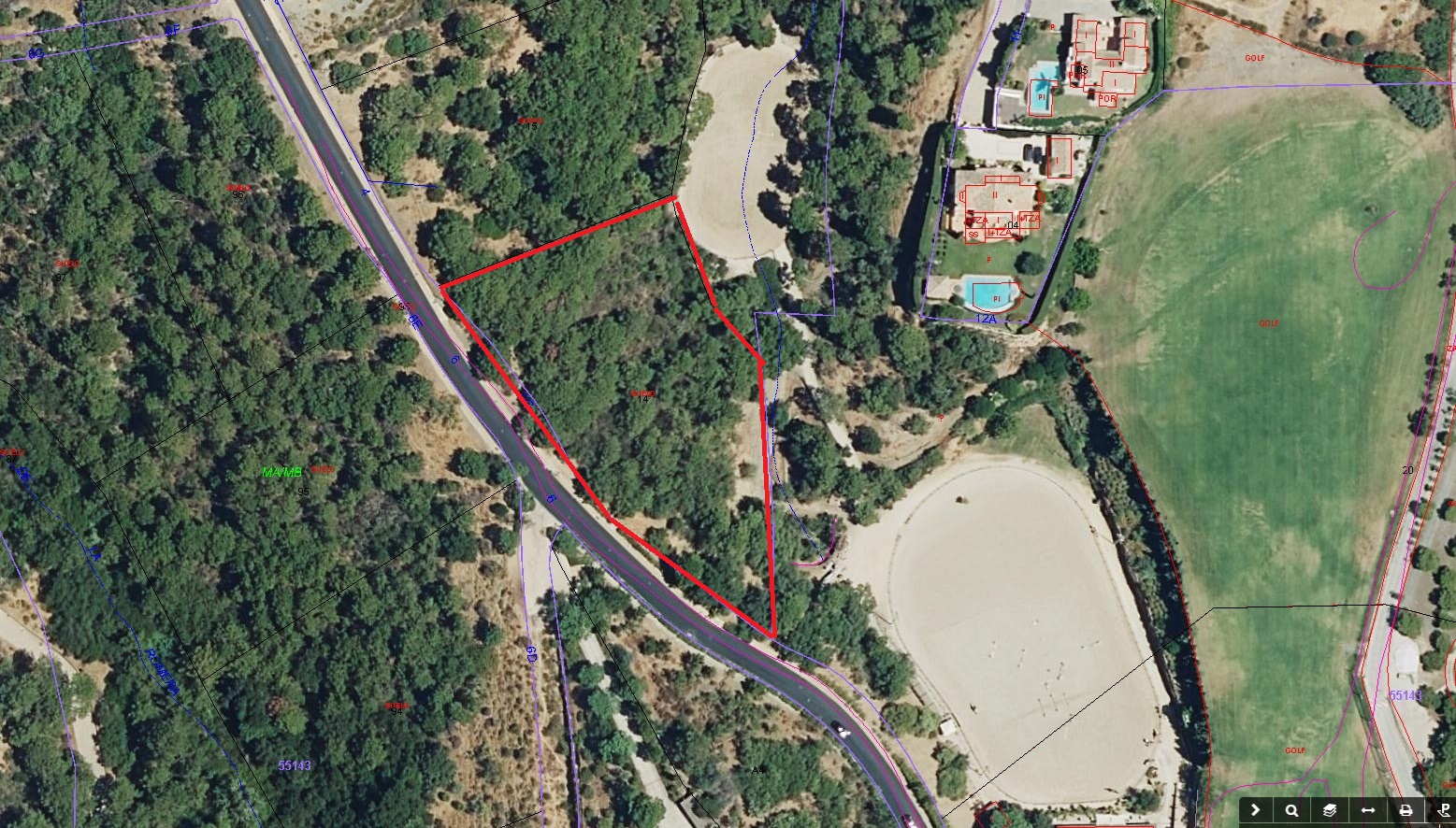 Plot in Prestigious Gated Community Set in Golf Course Urbanisation