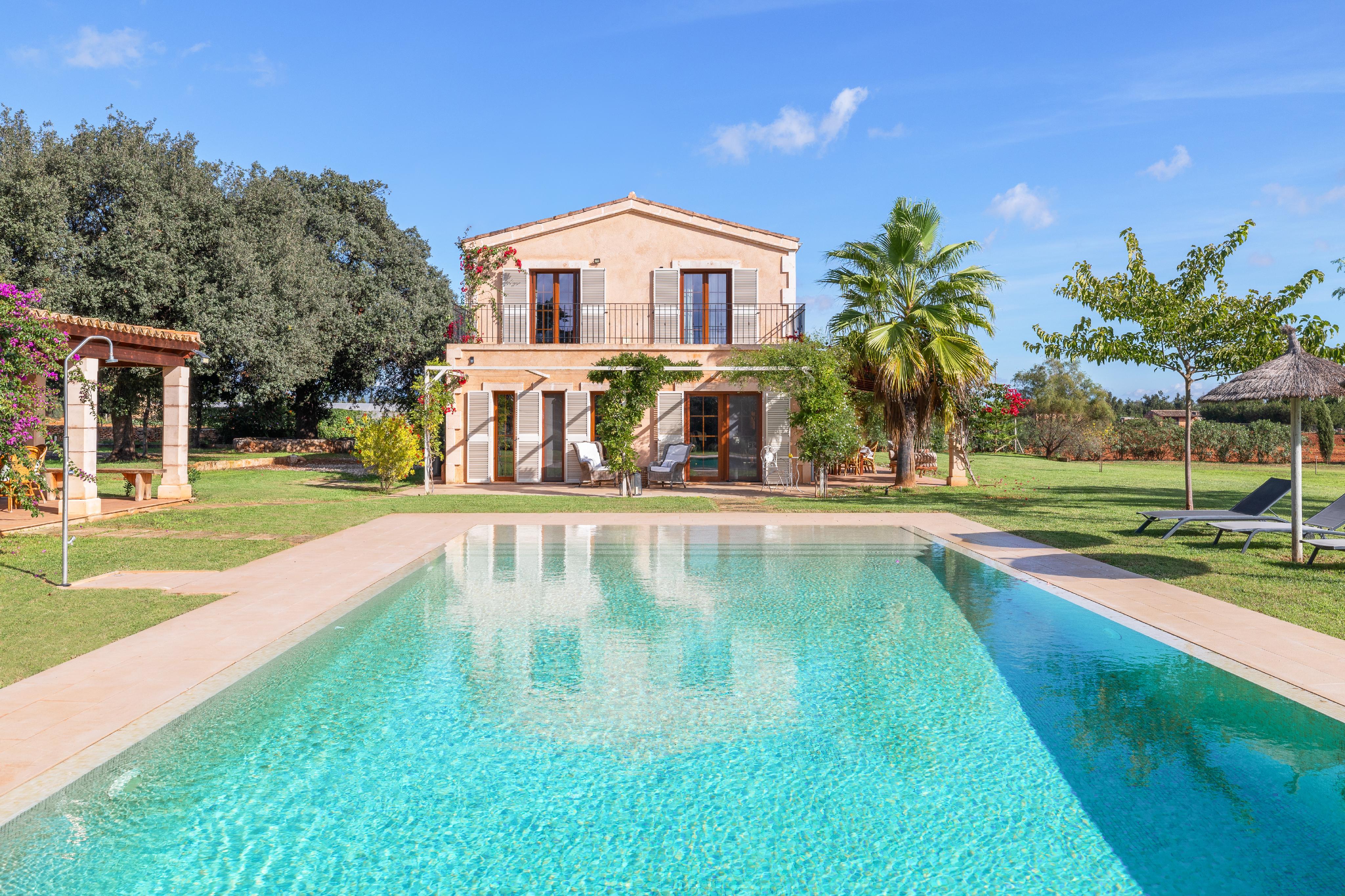 Spacious renovated finca with privacy