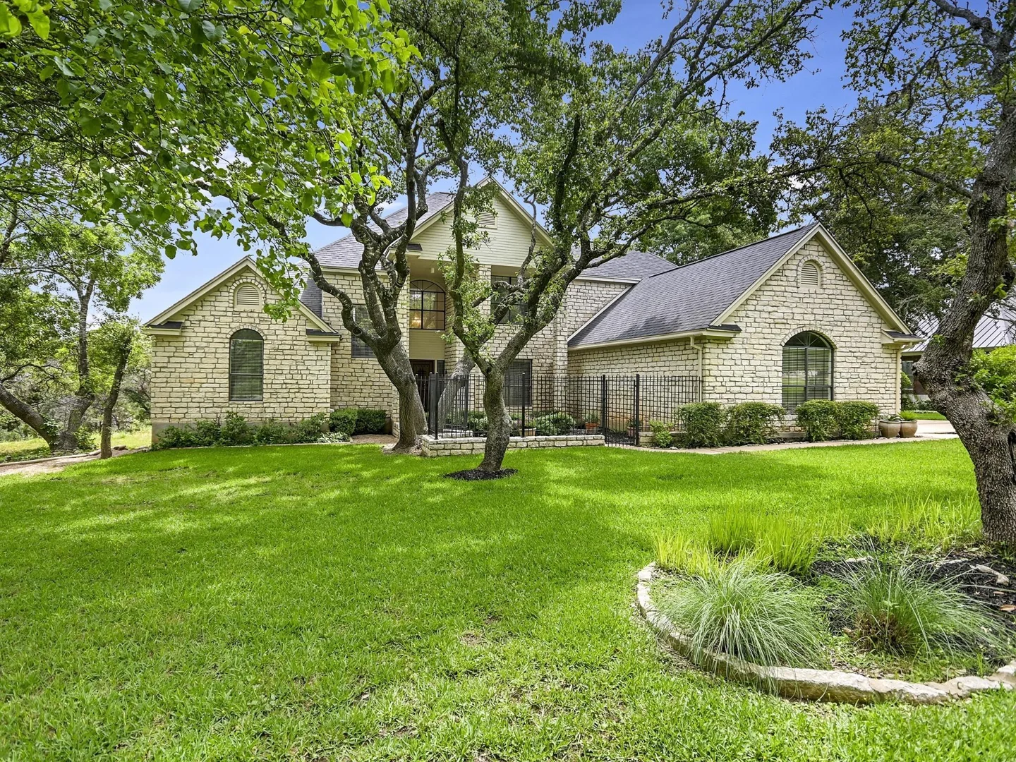 Discover Tranquility: Hill Country Charm in Barton Creek