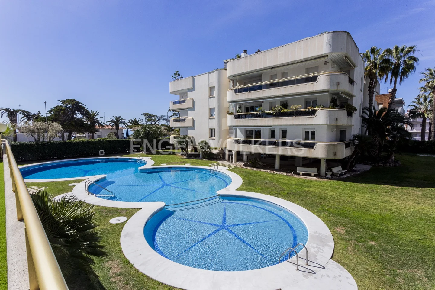 Exclusive frontline apartment in Sitges