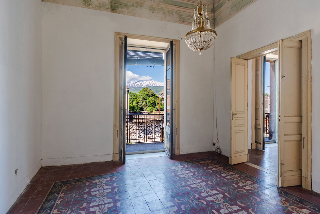 Elegant apartment in historical building