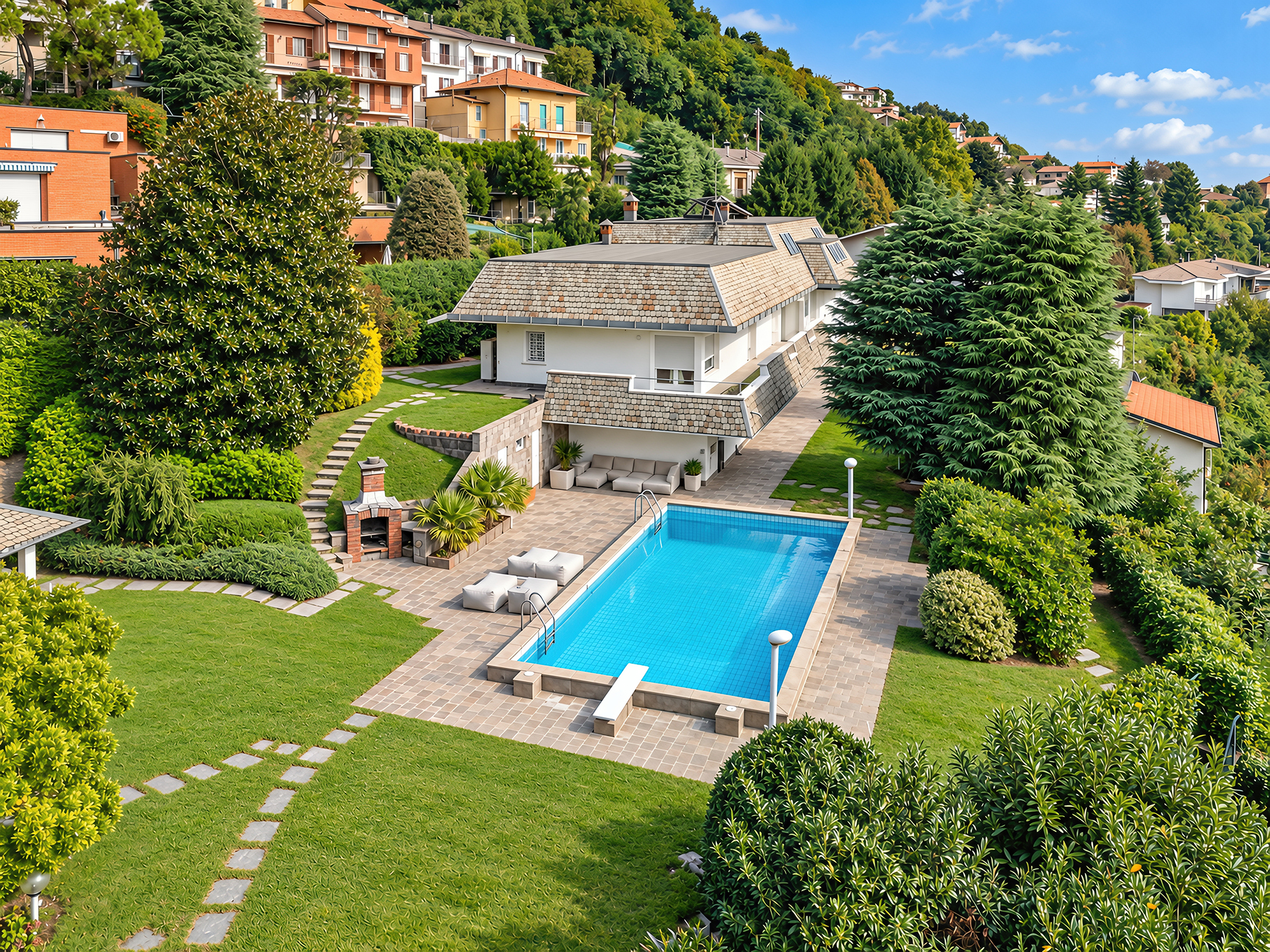 Elegant villa with swimming pool